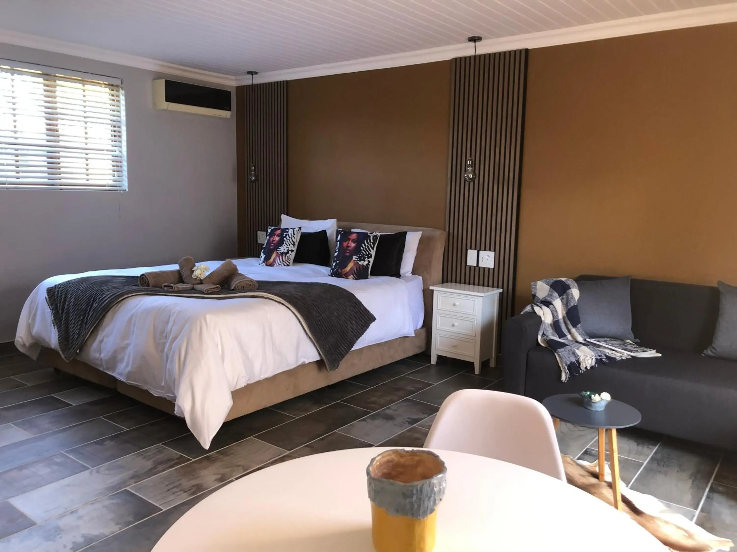 Deluxe Triple Room (2 Adults + 1 Child) in B&B Sauvignon Country Lodge Deluxe Triple Room (2 Adults + 1 Child) in B&B Sauvignon Country Lodge