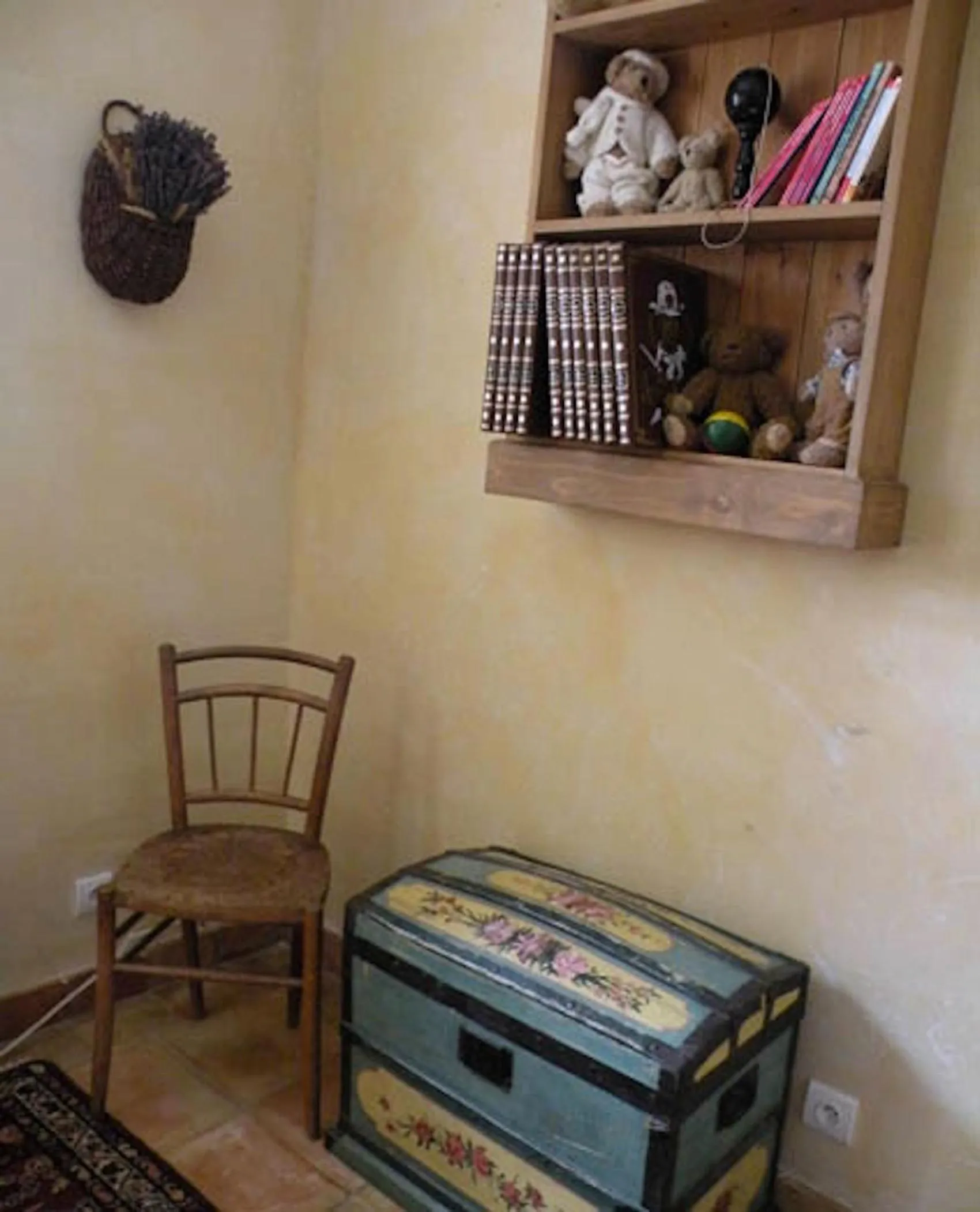 Decorative detail in B&B Le Deffends de Redon