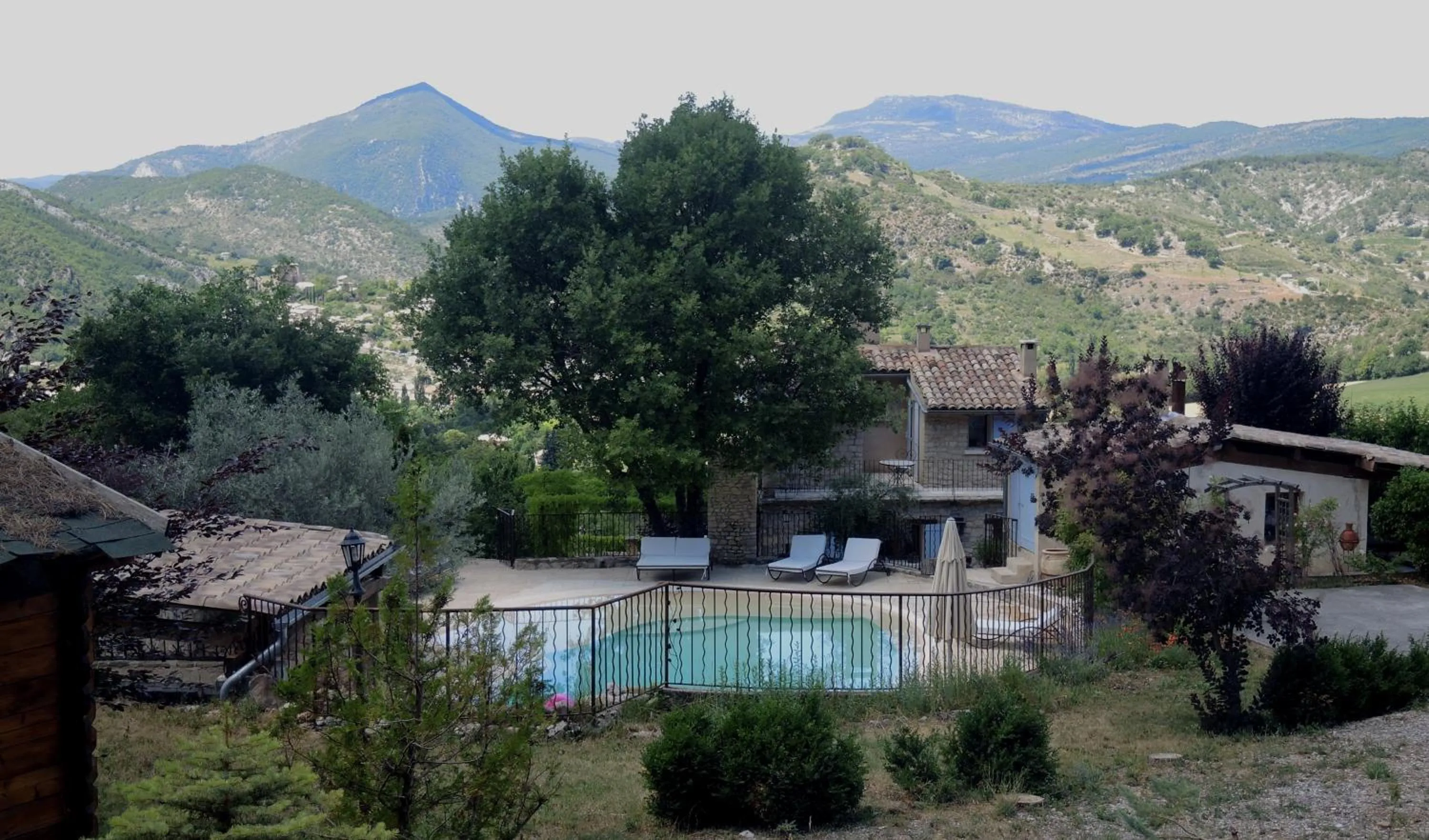 Natural landscape in B&B Le Deffends de Redon