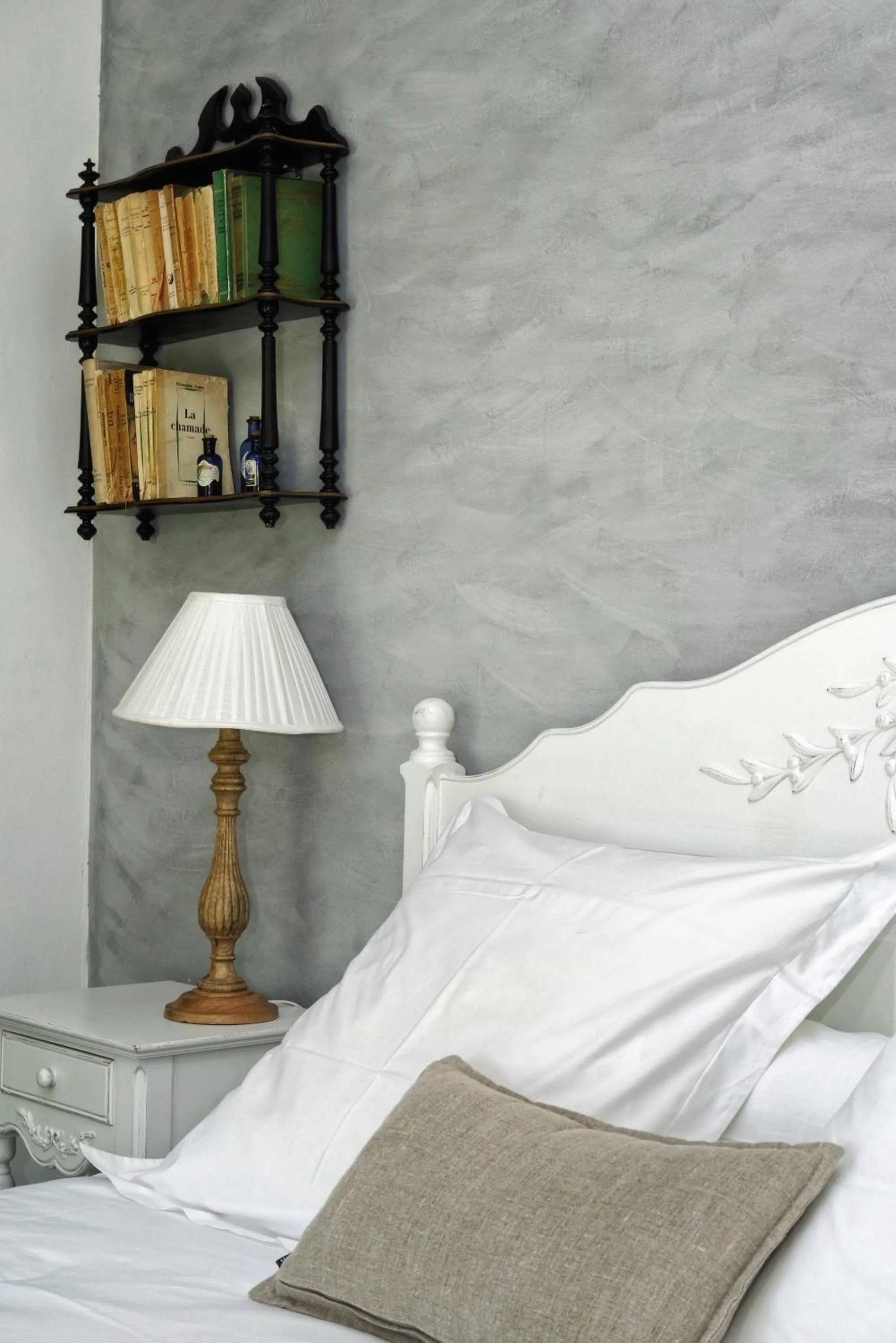 Decorative detail, Bed in B&B Le Deffends de Redon