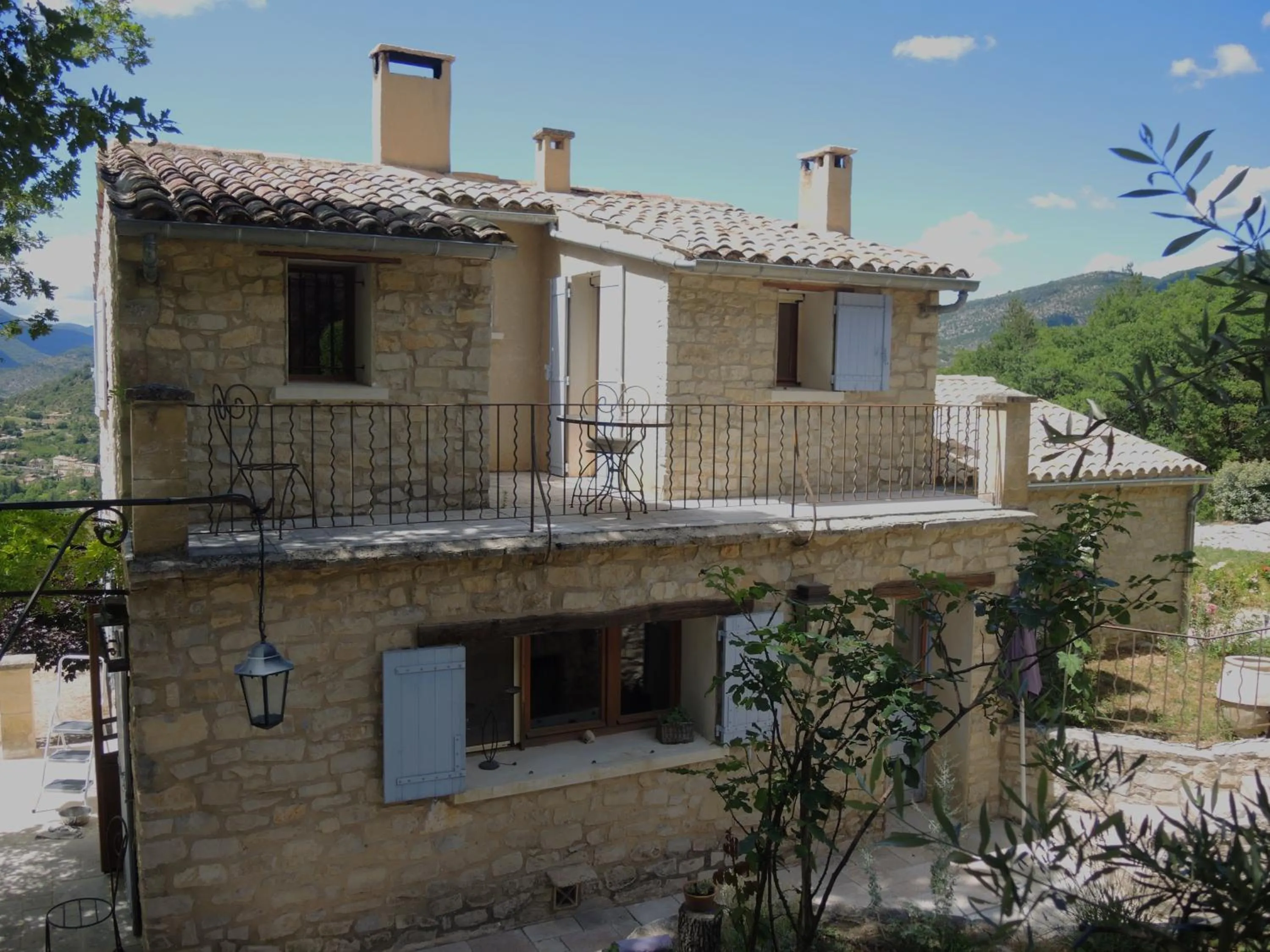 Property building in B&B Le Deffends de Redon