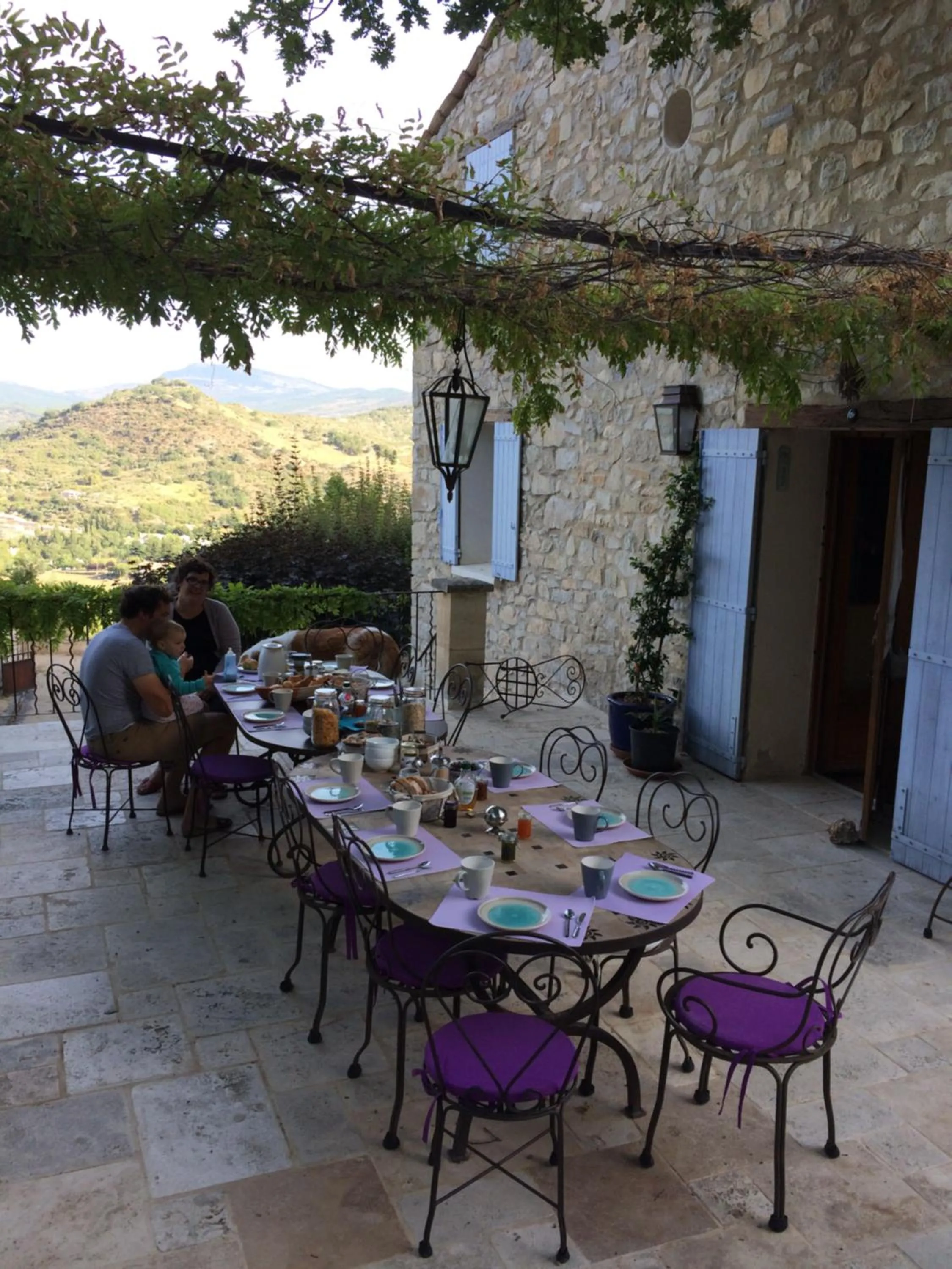 Patio in B&B Le Deffends de Redon