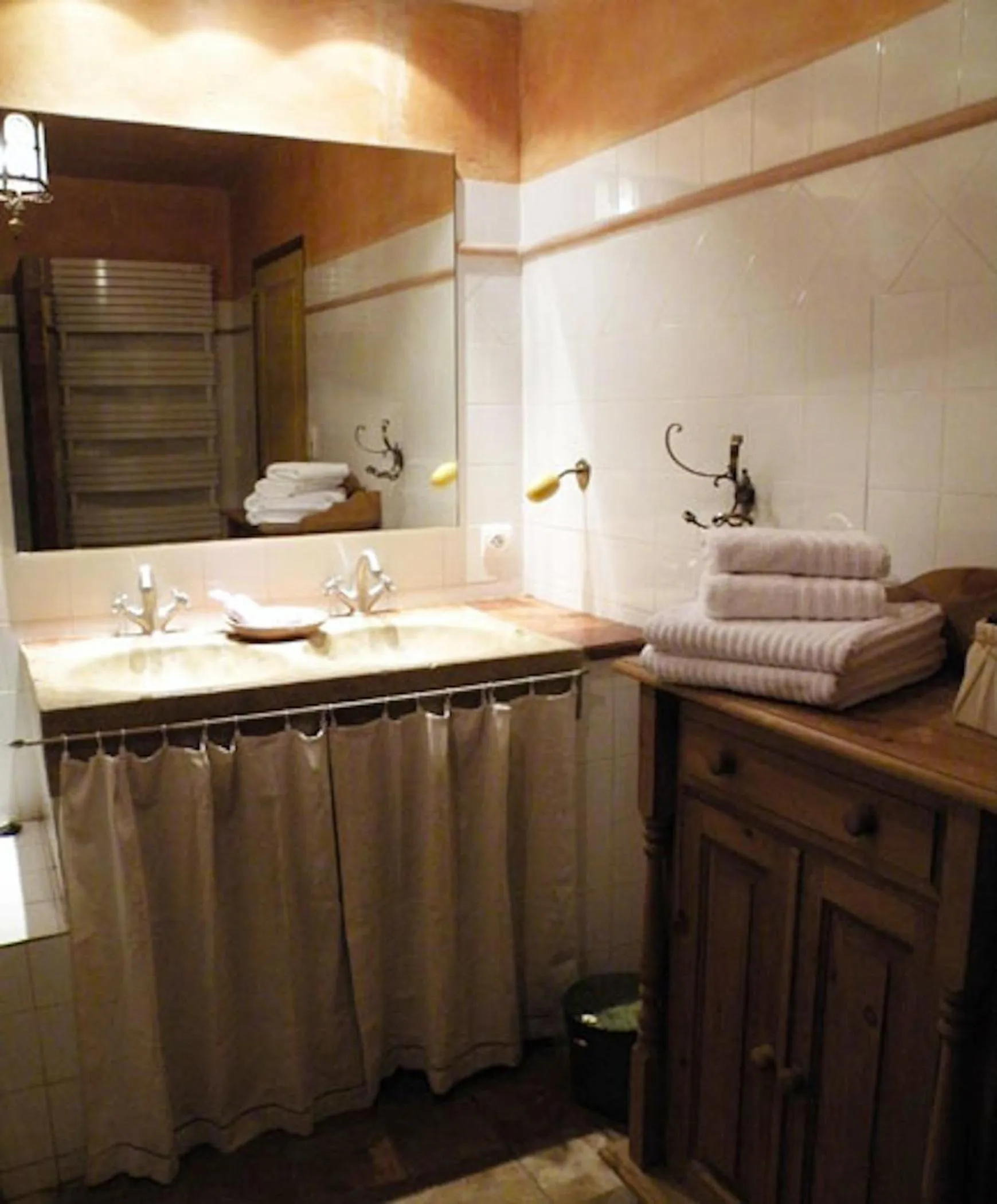 Bathroom in B&B Le Deffends de Redon