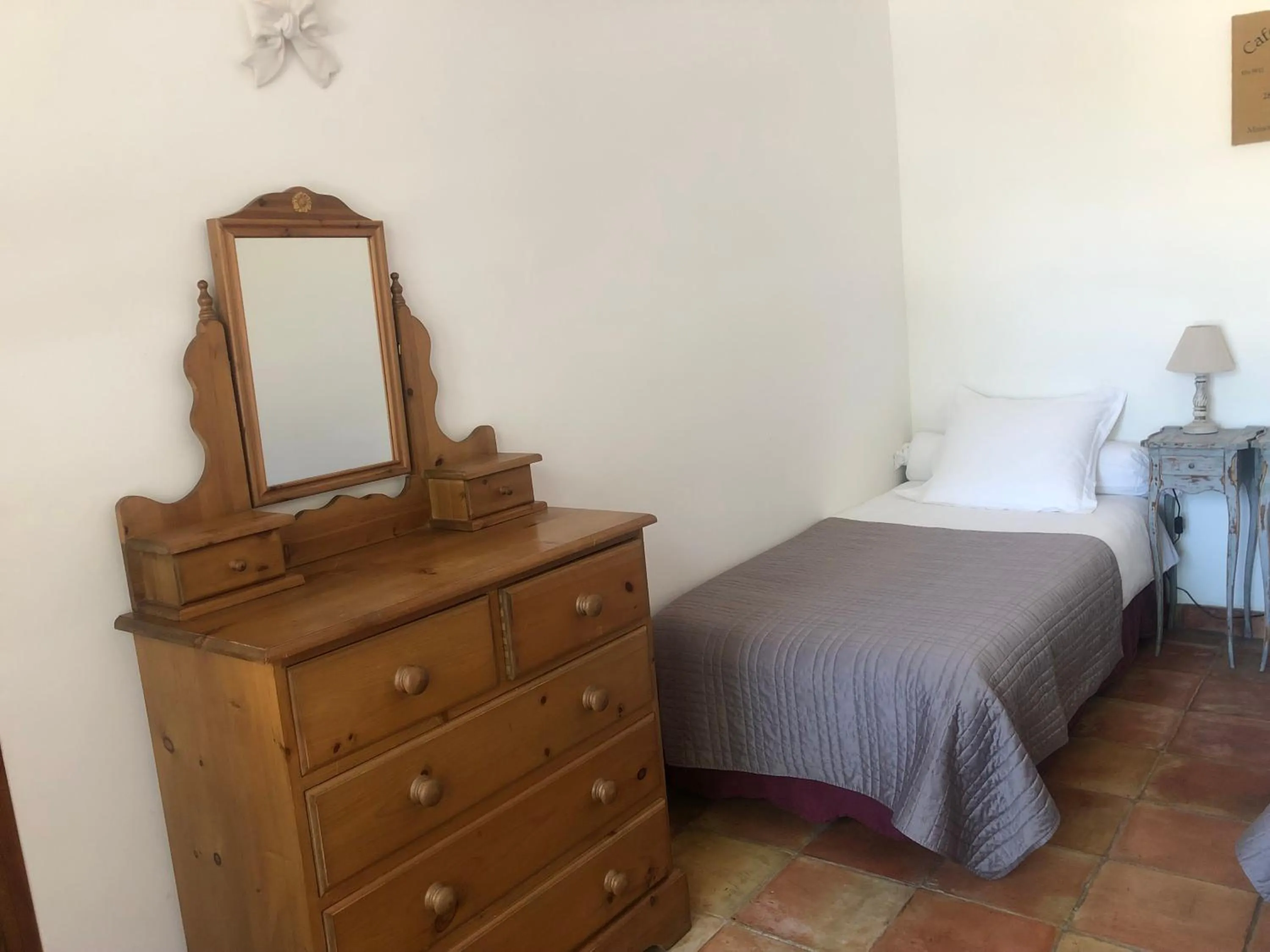 Property building, Bed in B&B Le Deffends de Redon