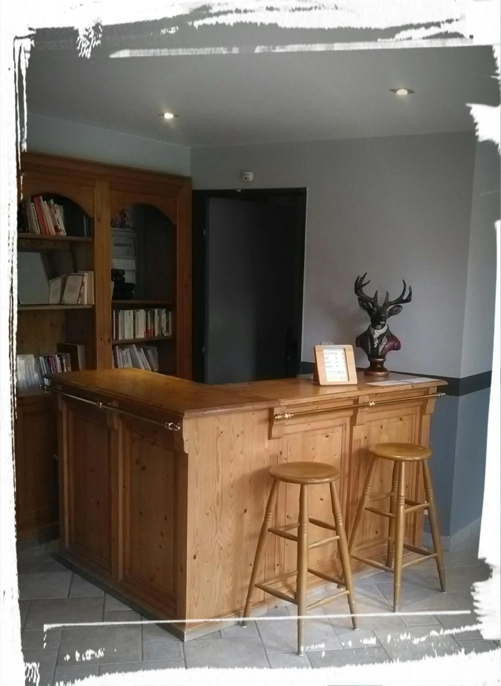 Lobby or reception in Residence Hotel Les Ducs De Chevreuse avec Hébergement, Repas & PDJ, Séminaire, Bureau & Parking