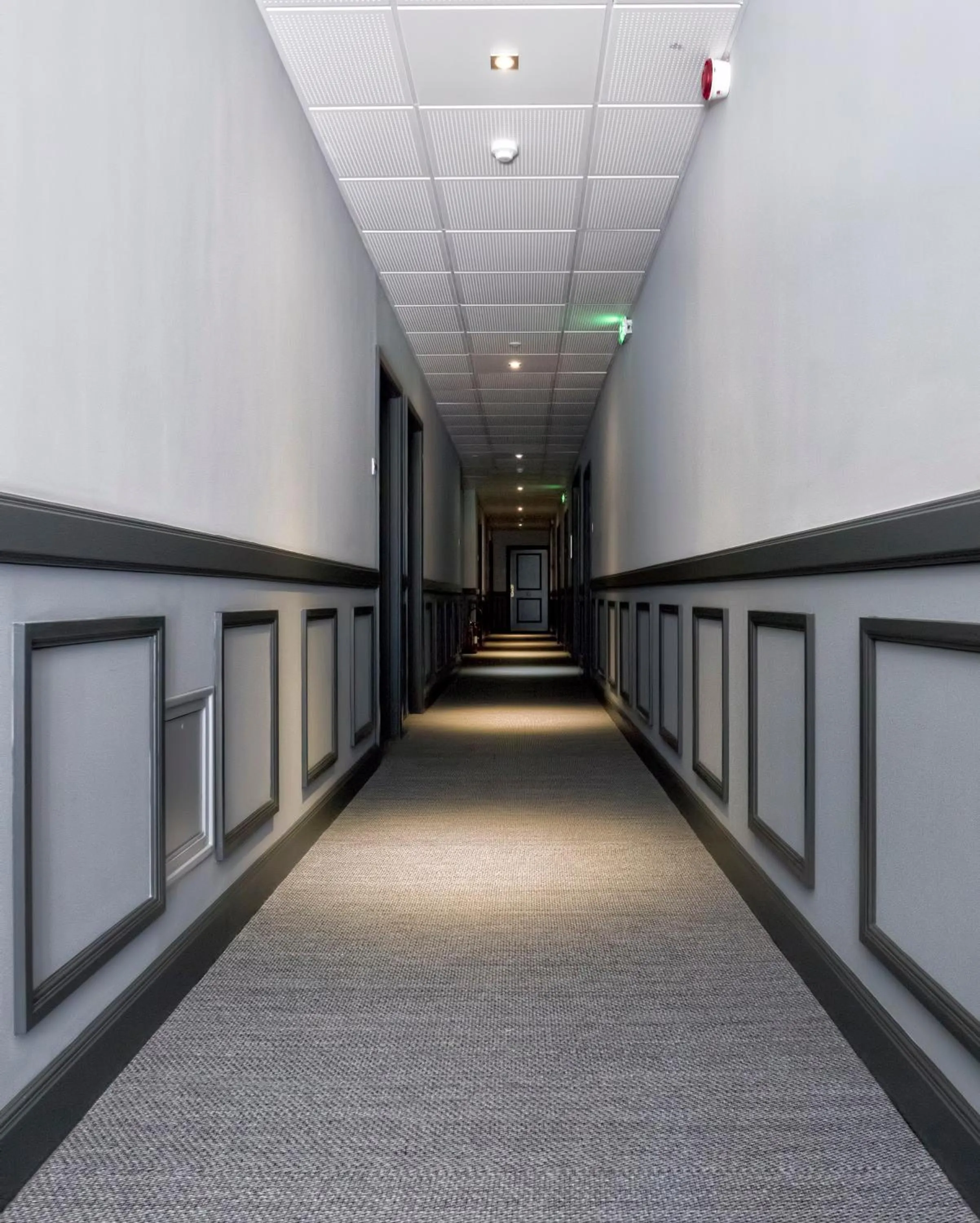 Lobby or reception in Residence Hotel Les Ducs De Chevreuse avec Hébergement, Repas & PDJ, Séminaire, Bureau & Parking