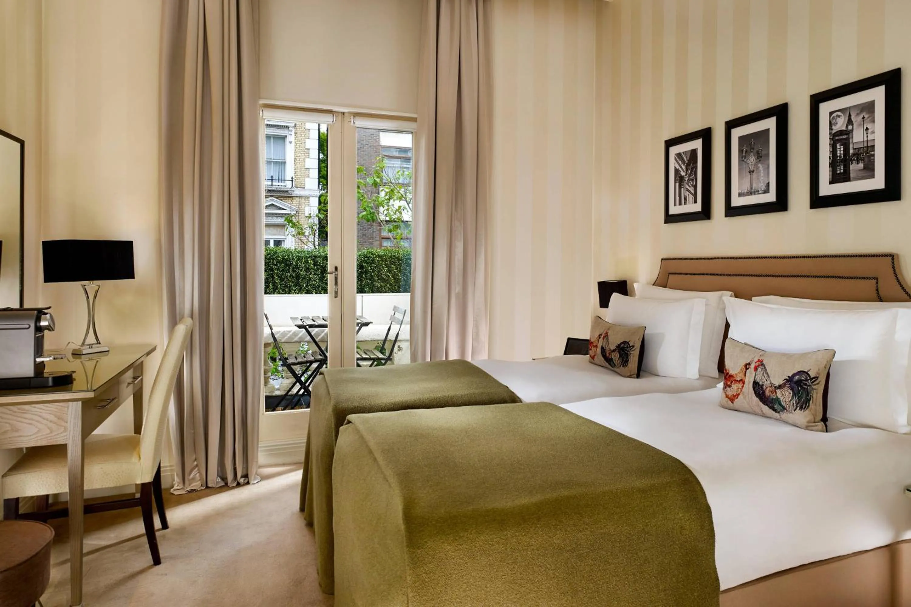 Photo of the whole room, Bed in Hotel Xenia - Autograph Collection