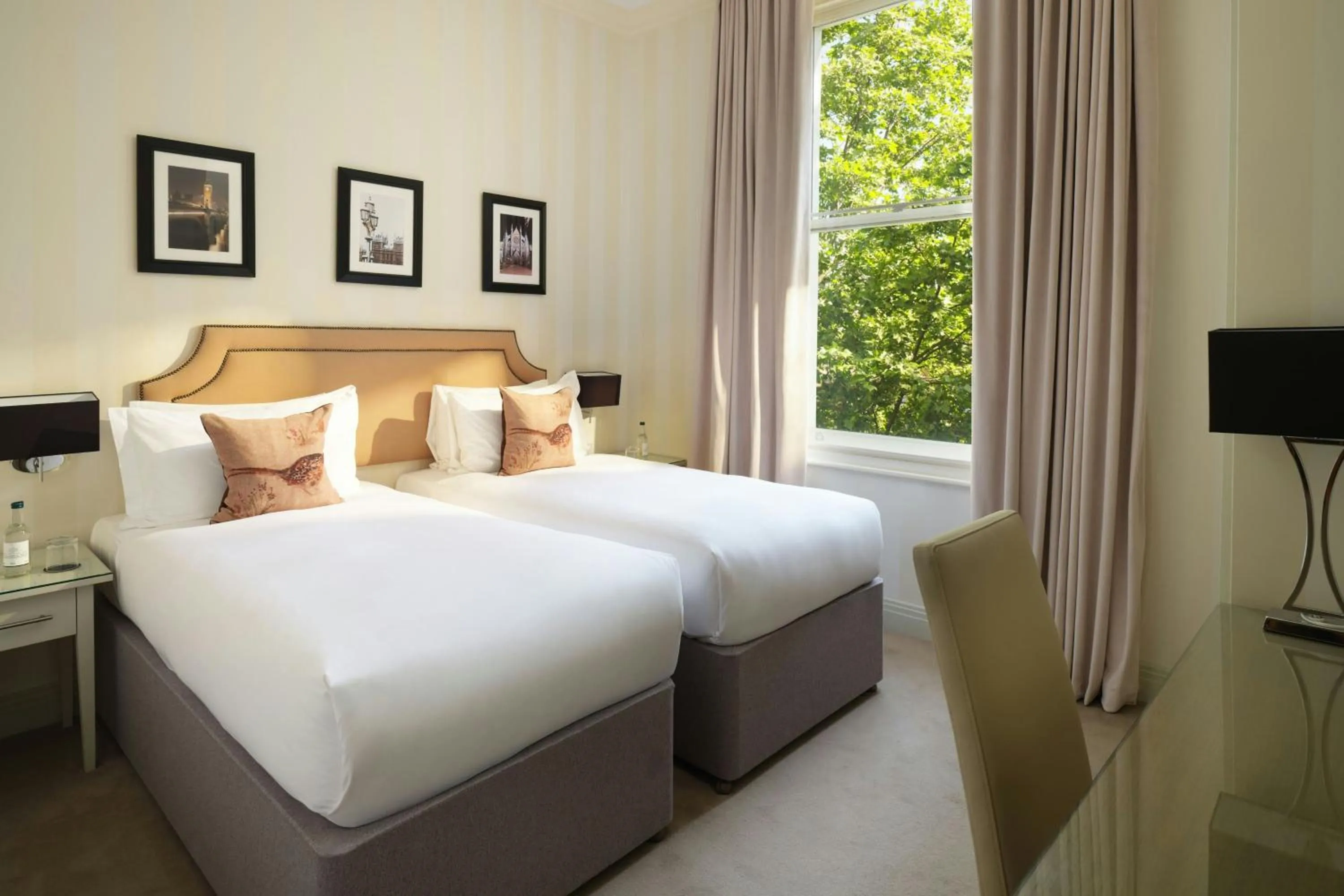 Photo of the whole room, Bed in Hotel Xenia - Autograph Collection