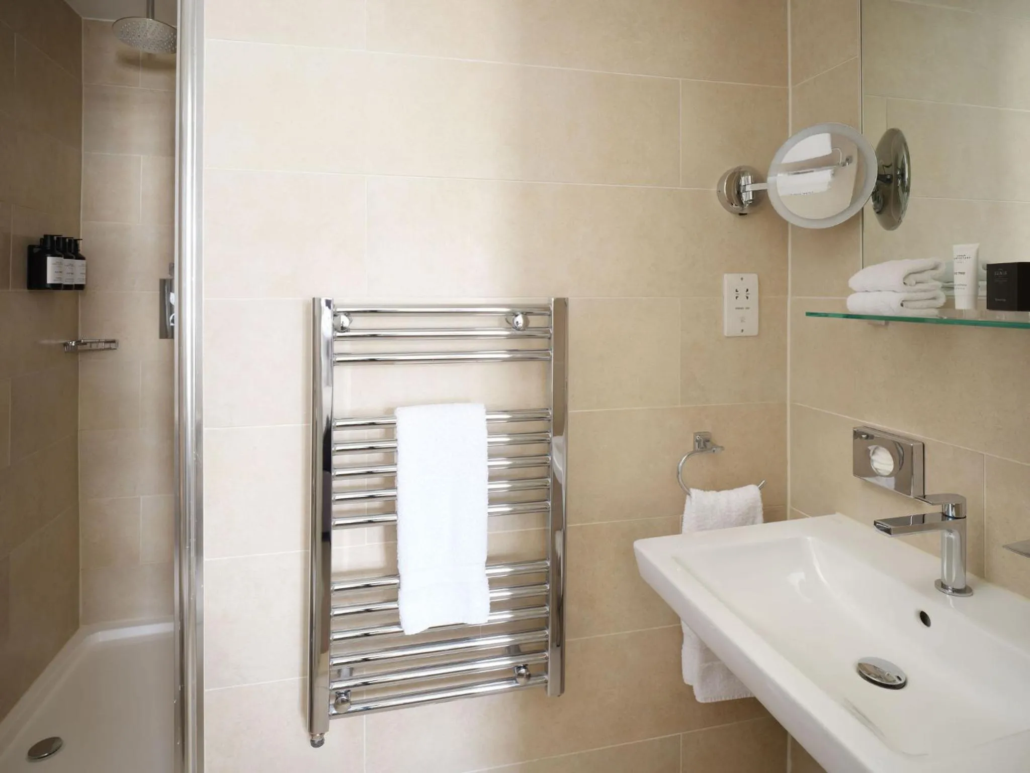 Bathroom in Hotel Xenia - Autograph Collection