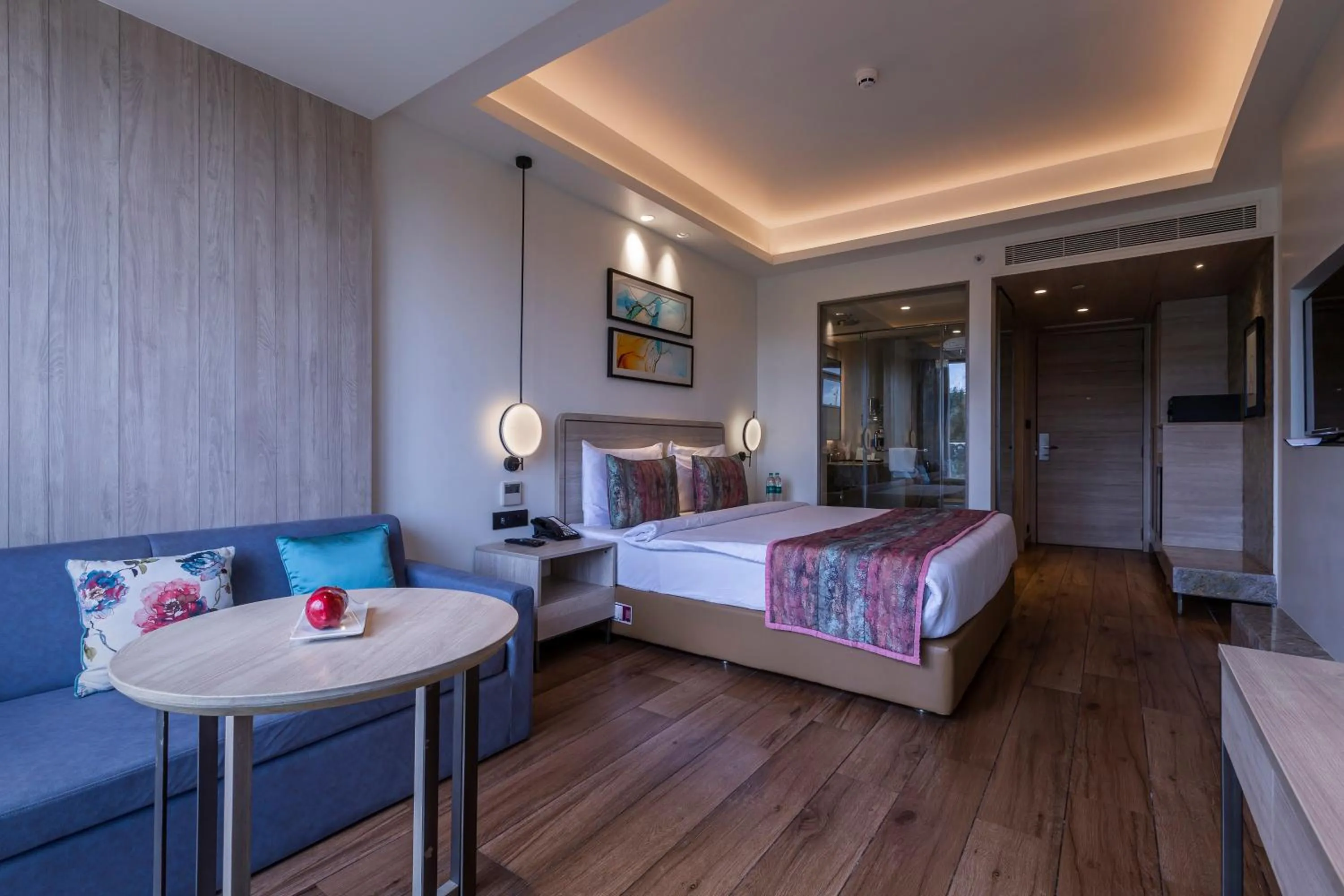 Photo of the whole room, Bed in Regenta SGS Greenotel - Lonavala