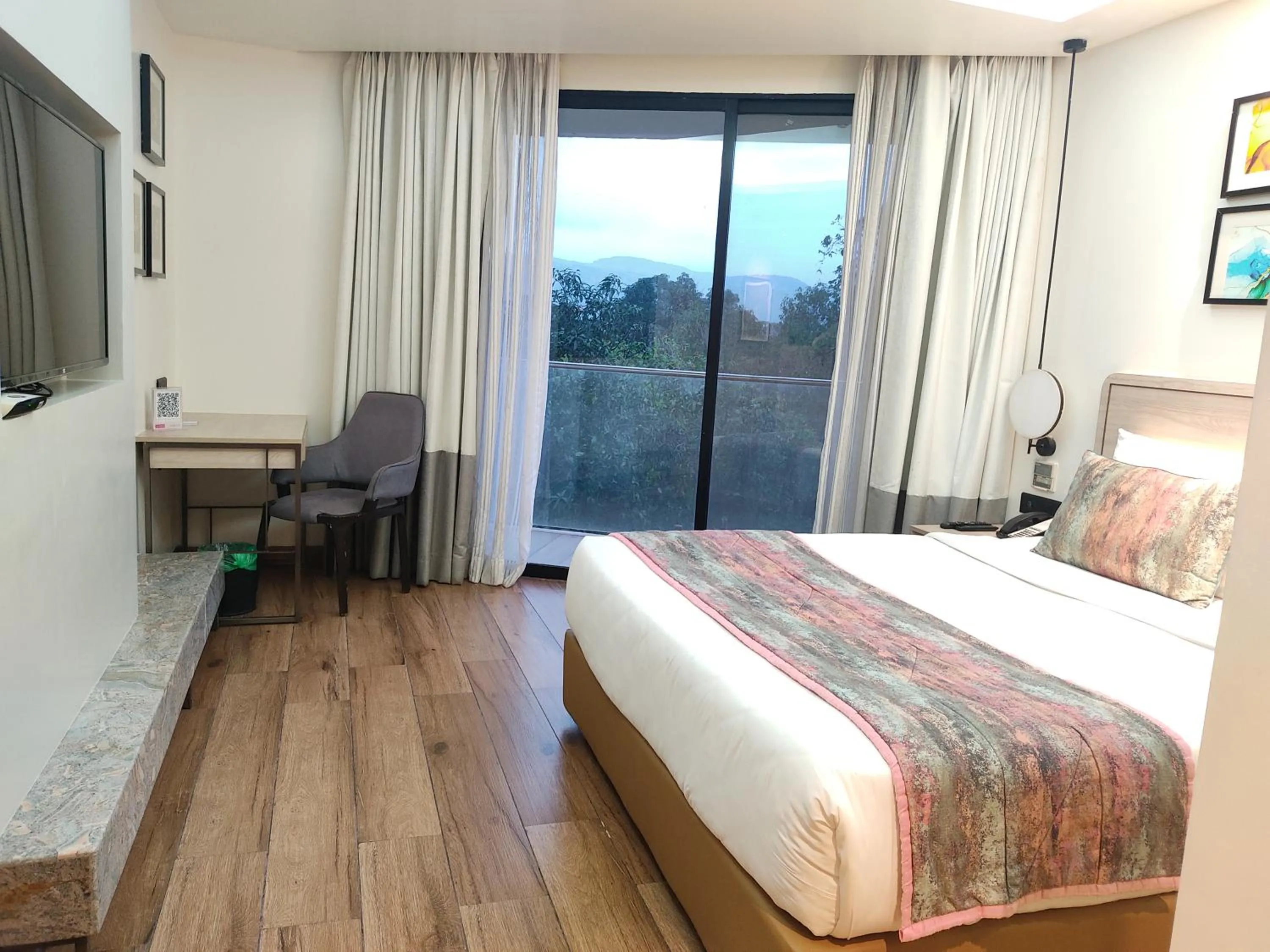 Bed in Regenta SGS Greenotel - Lonavala