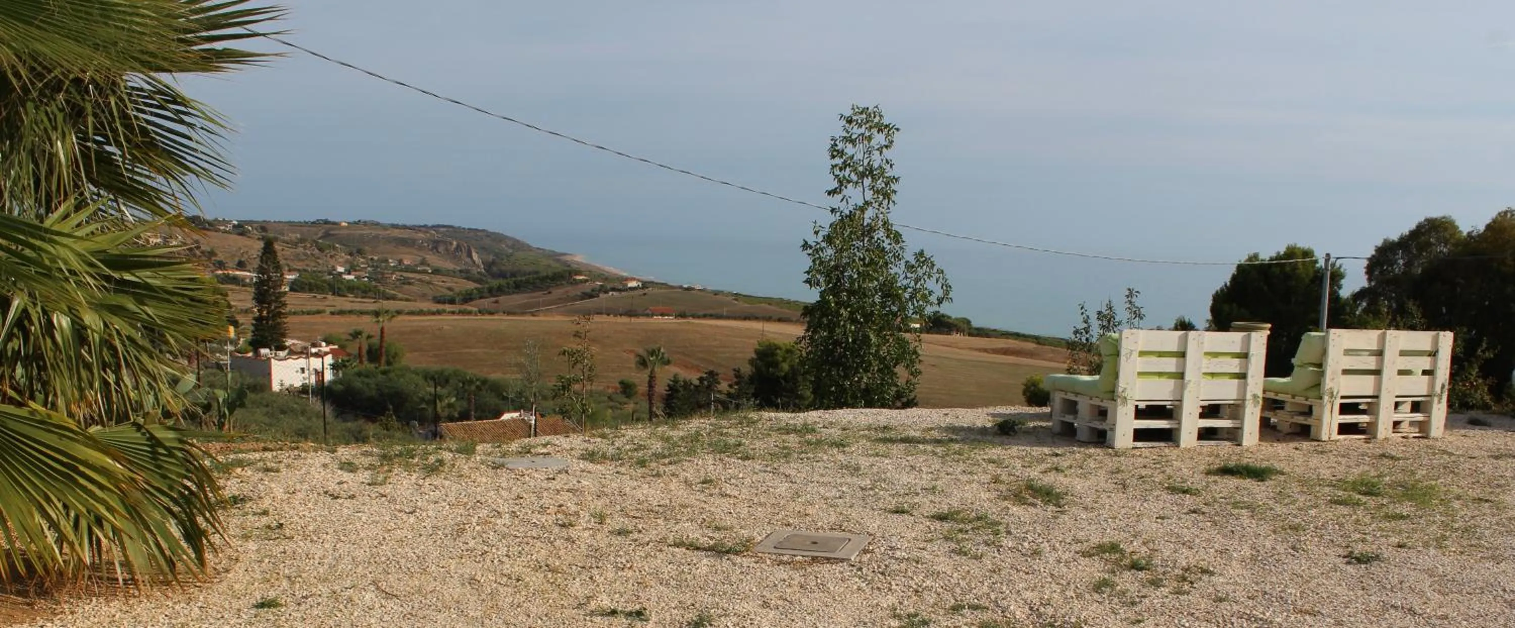 Inner courtyard view in B&B L'EDEN DI CAPO BIANCO