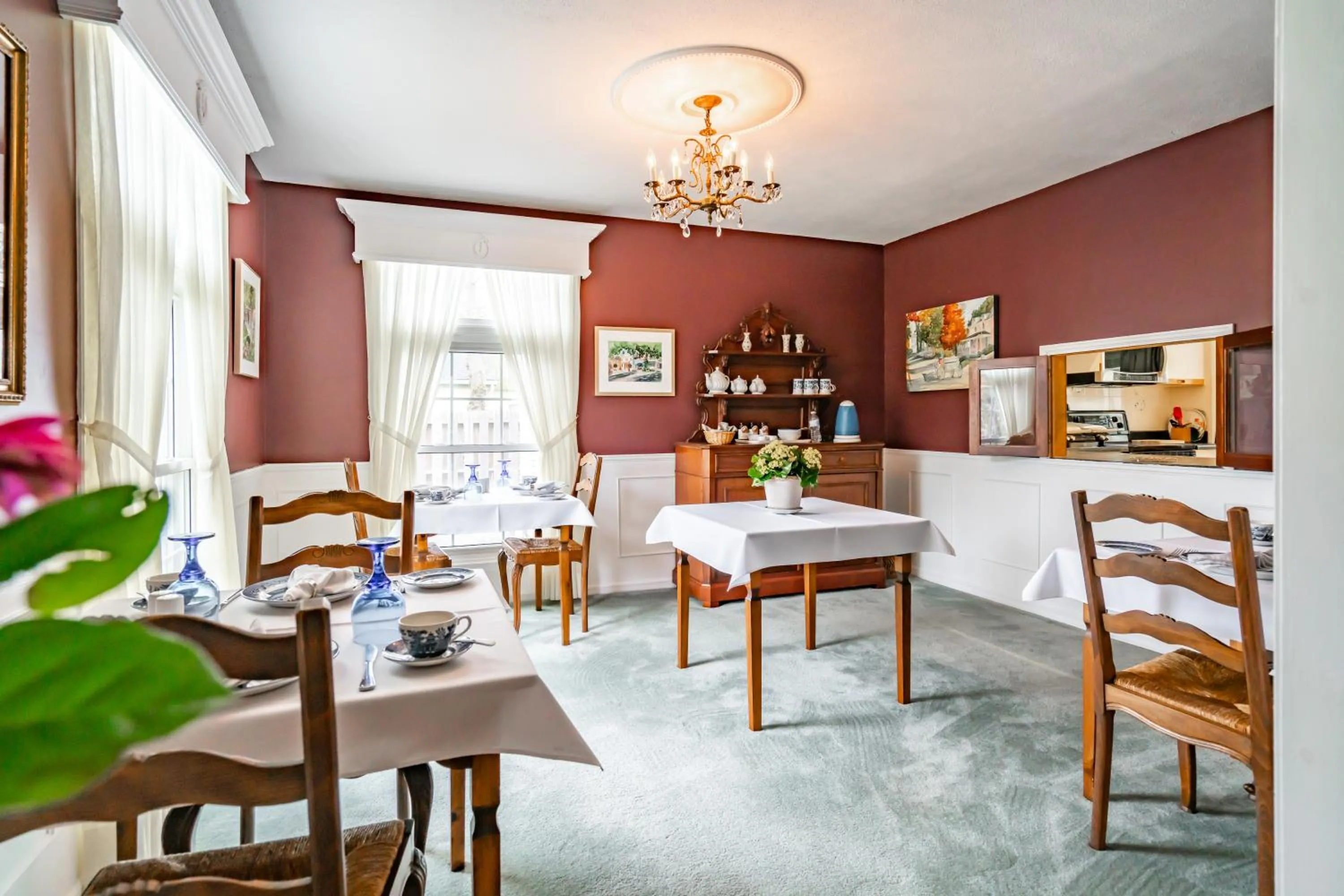 Breakfast in Abacot Hall Bed & Breakfast