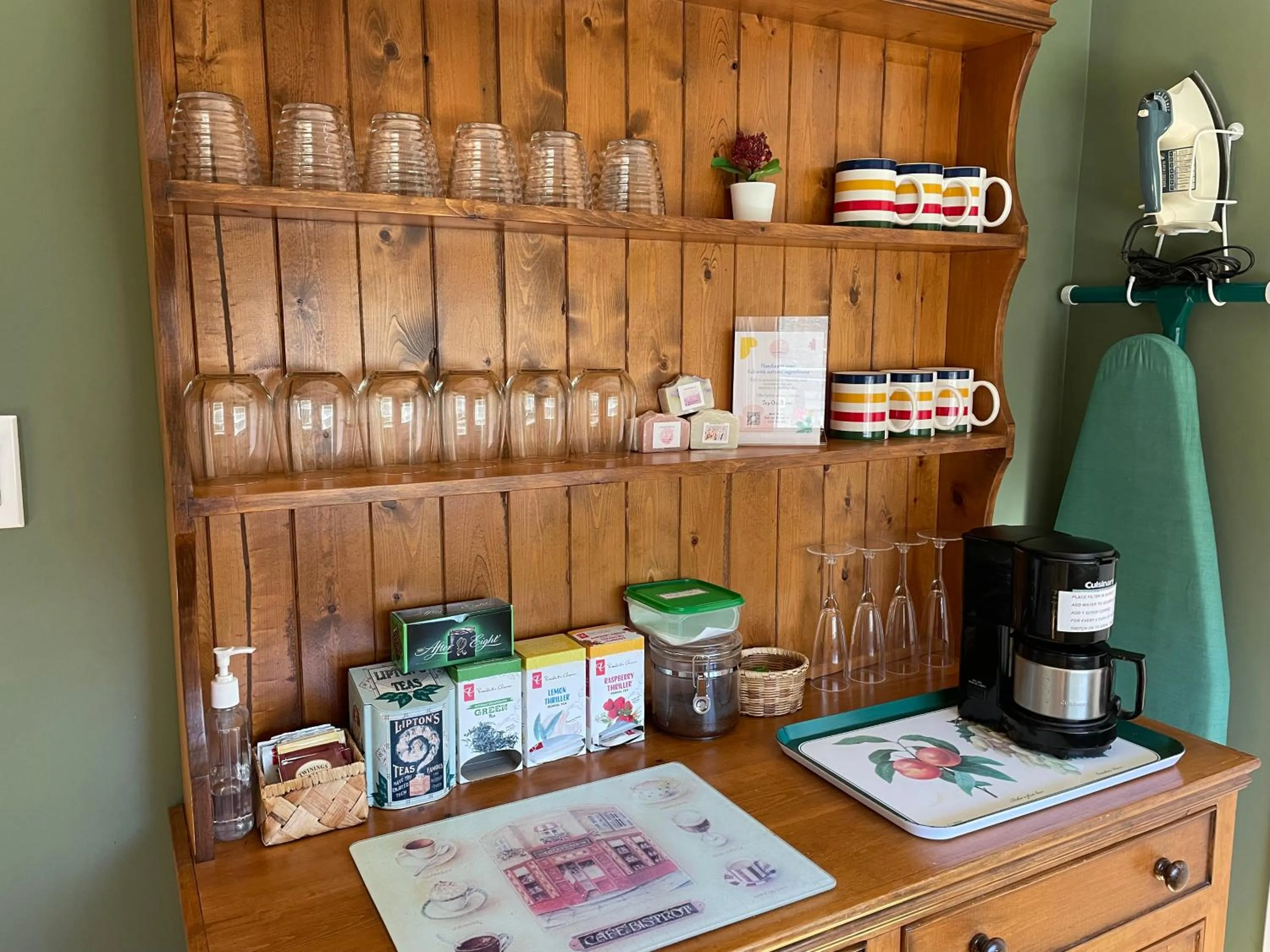 Coffee/tea facilities in Abacot Hall Bed & Breakfast