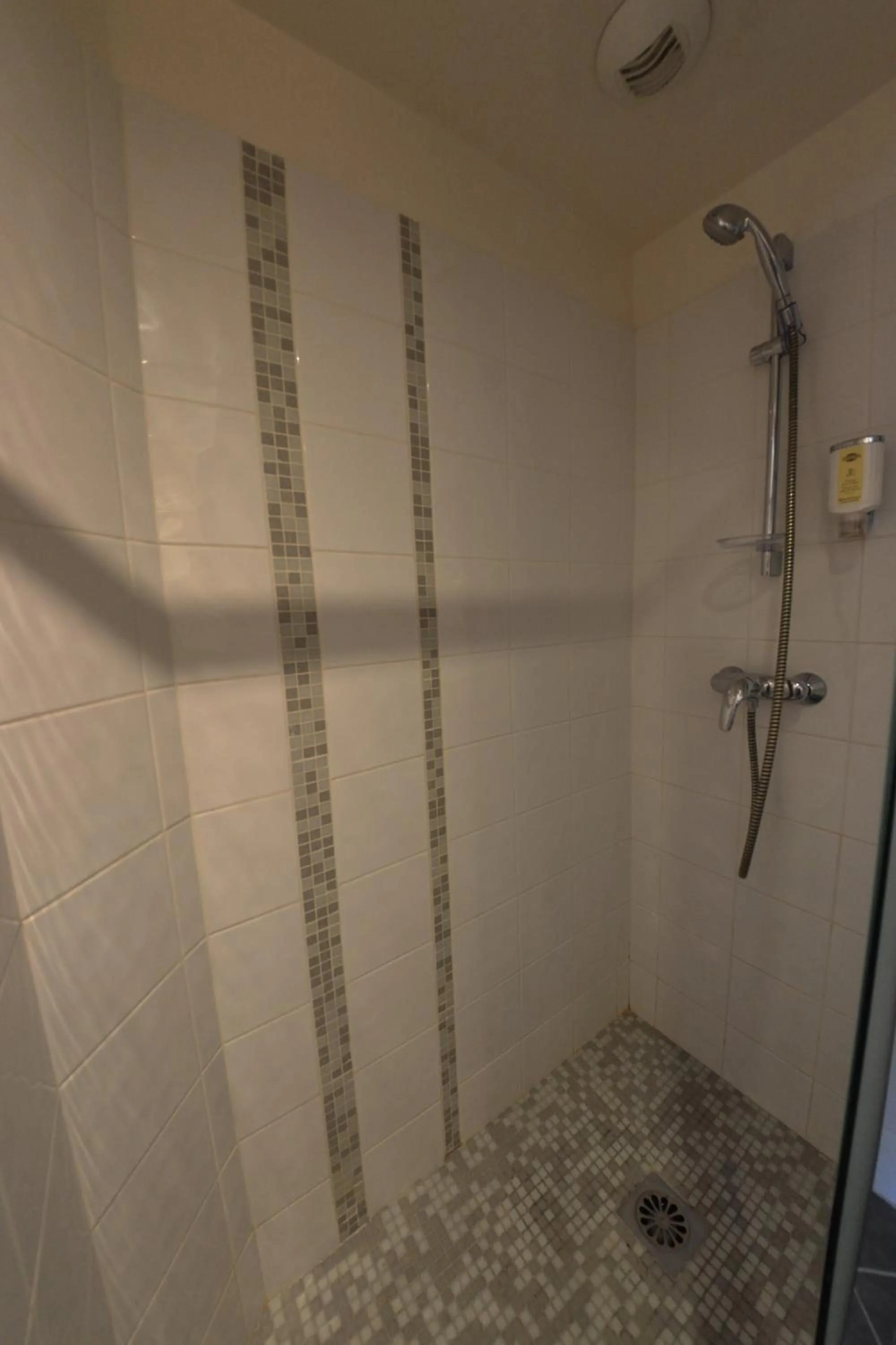 Bathroom in Hôtel Cartier