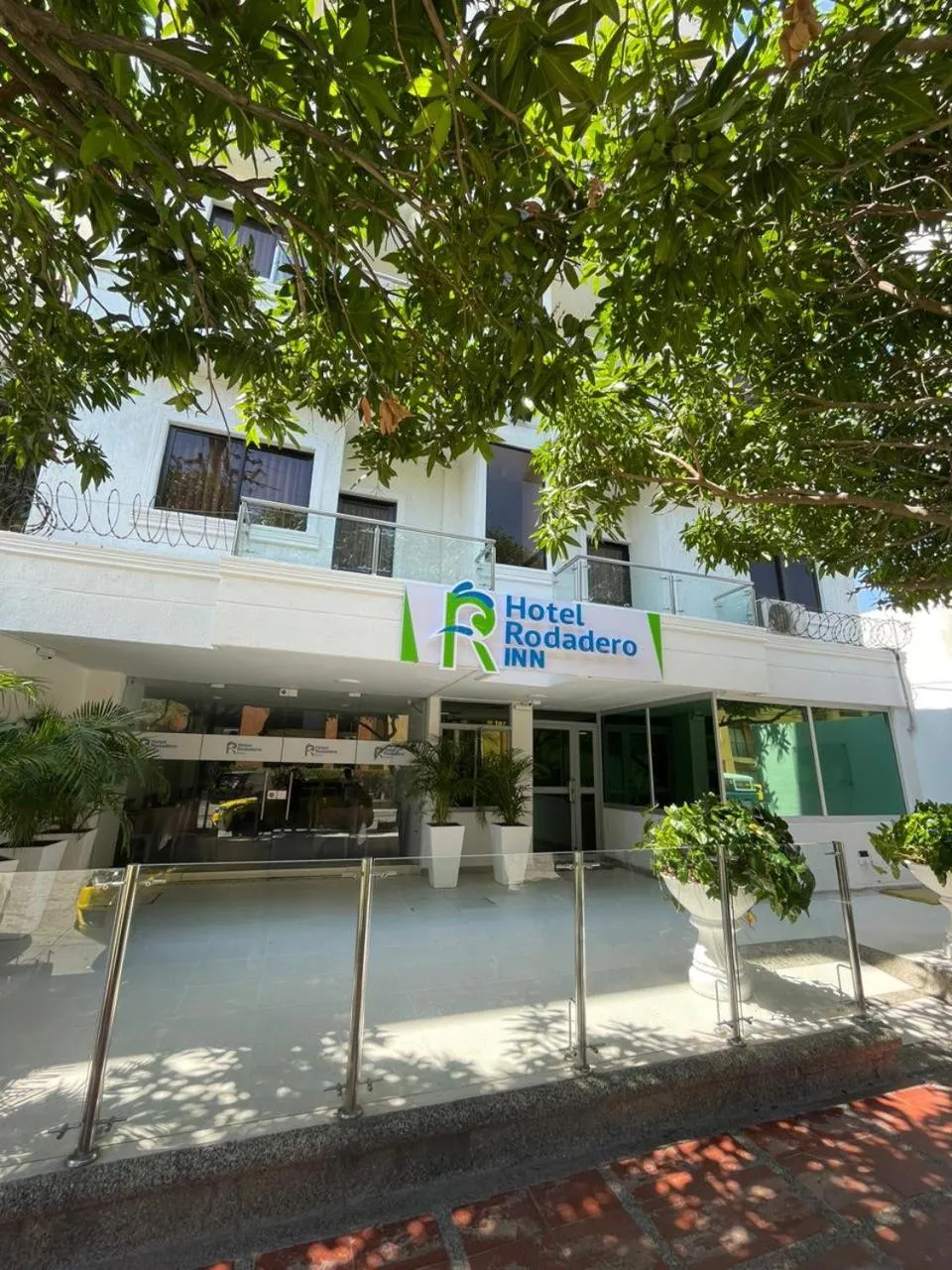 Property building in Hotel Rodadero Inn By GEH Suites