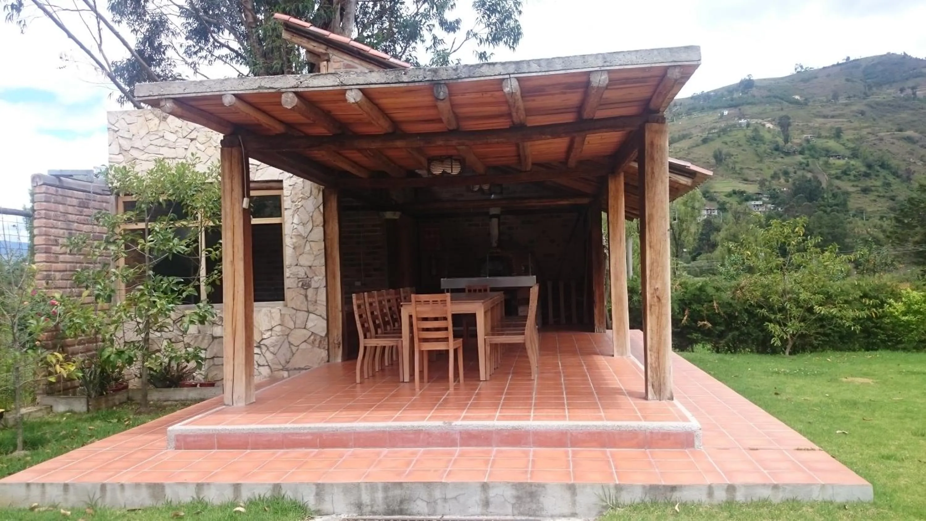 BBQ facilities in Hosteria Arhaná