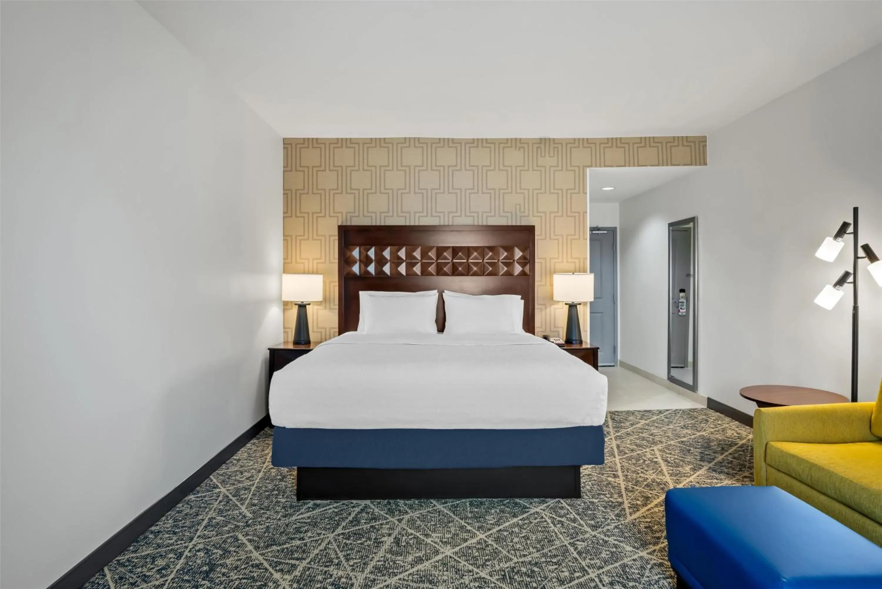 Bed in Hampton Inn and Suites Trophy Club - Fort Worth North