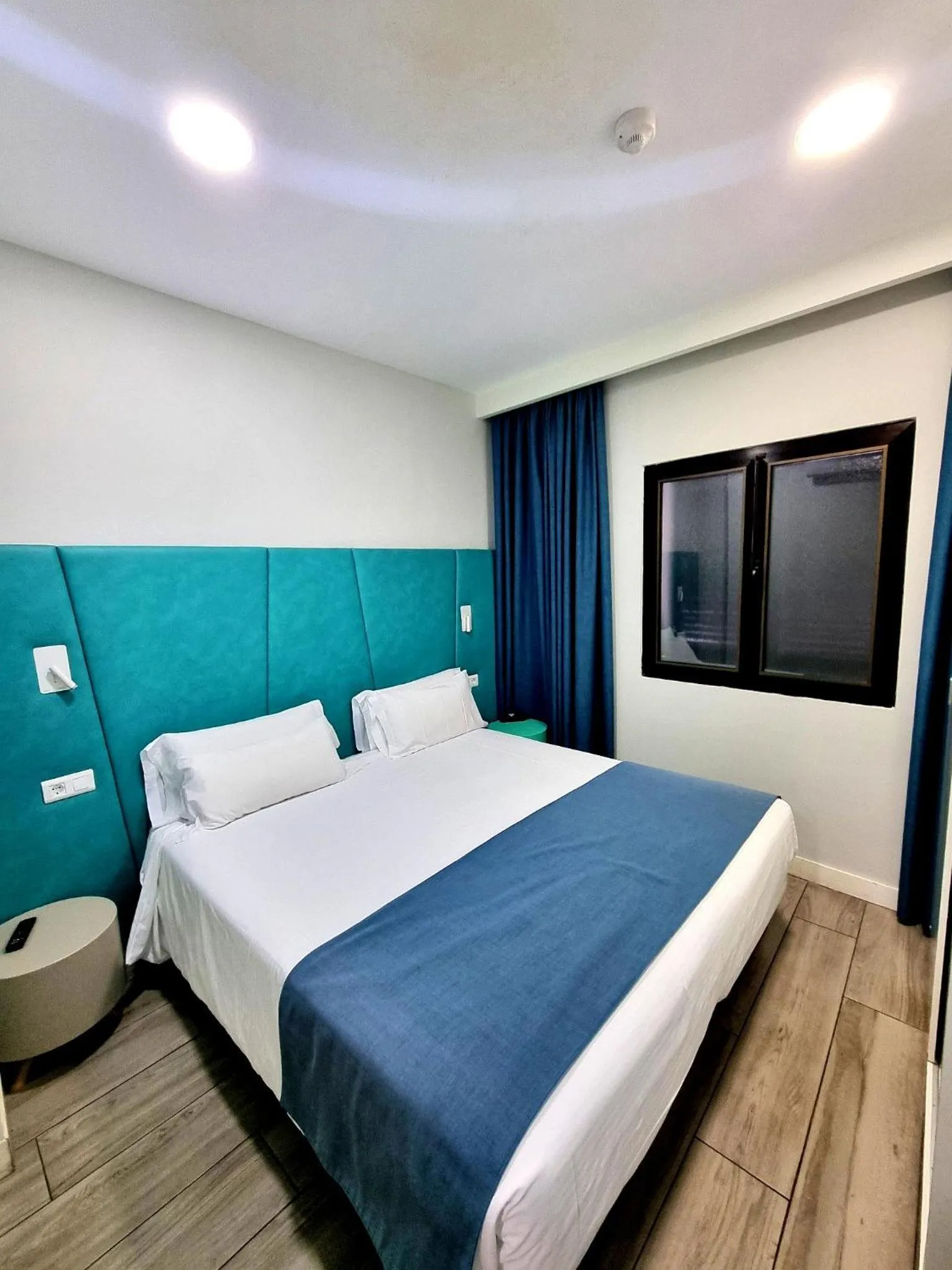 Bedroom, Bed in Hotel Apartamento Bajamar