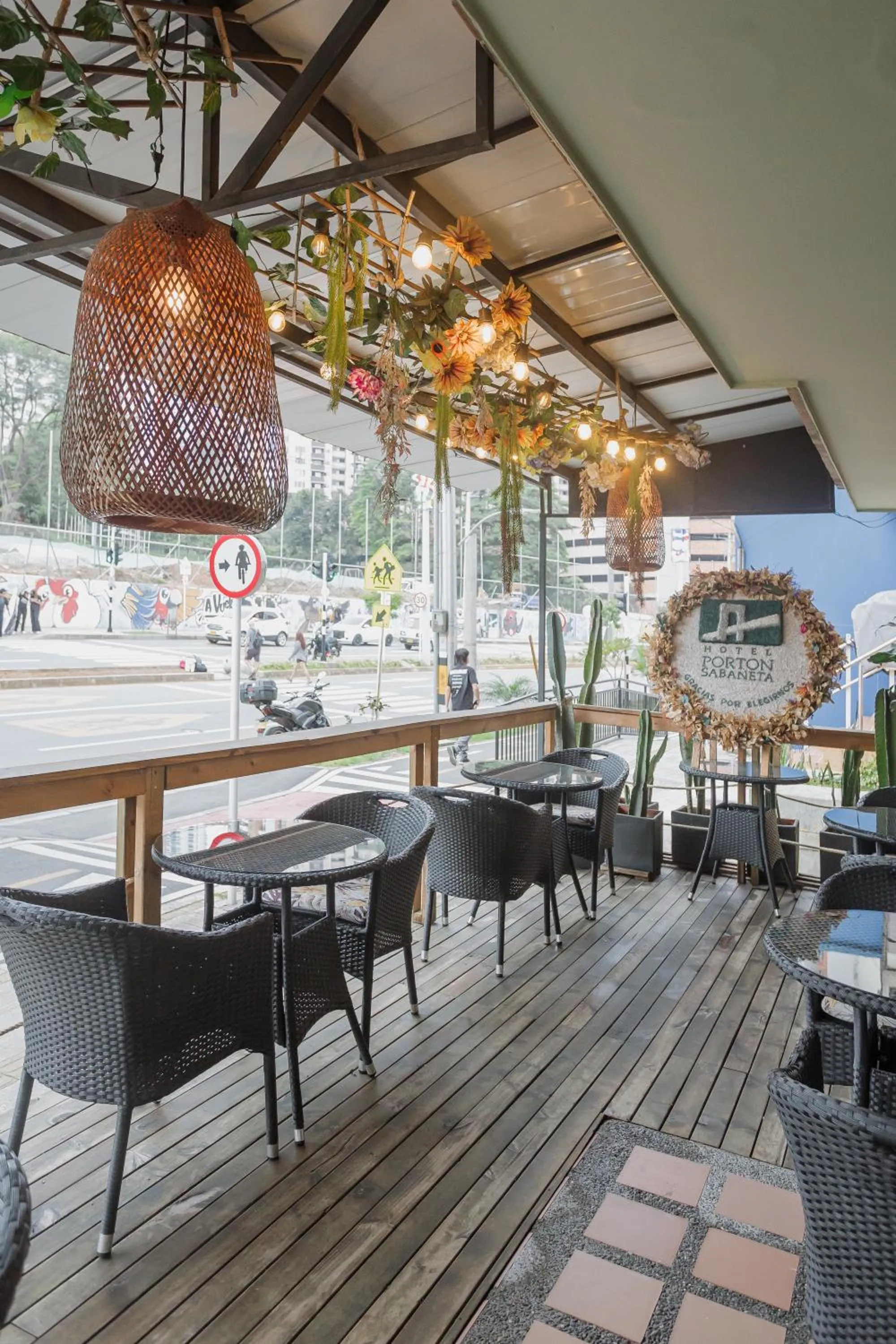 Restaurant/places to eat in Hotel Portón Sabaneta