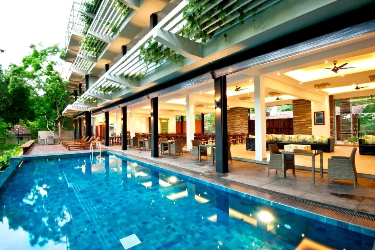 Swimming pool in The Lake Forest Hotel