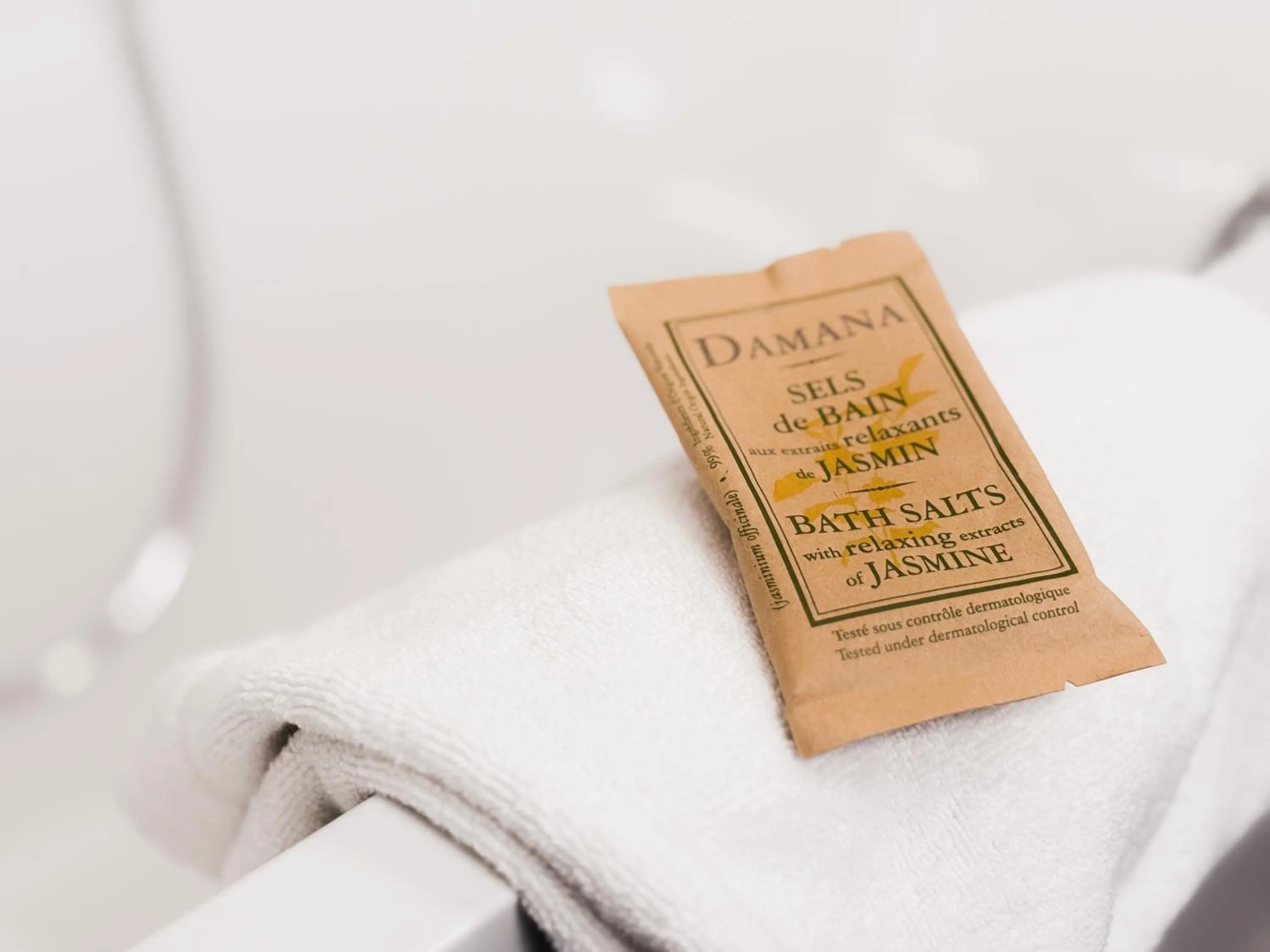 Bathroom, Bed in Hotel des Vosges BW Premier Collection