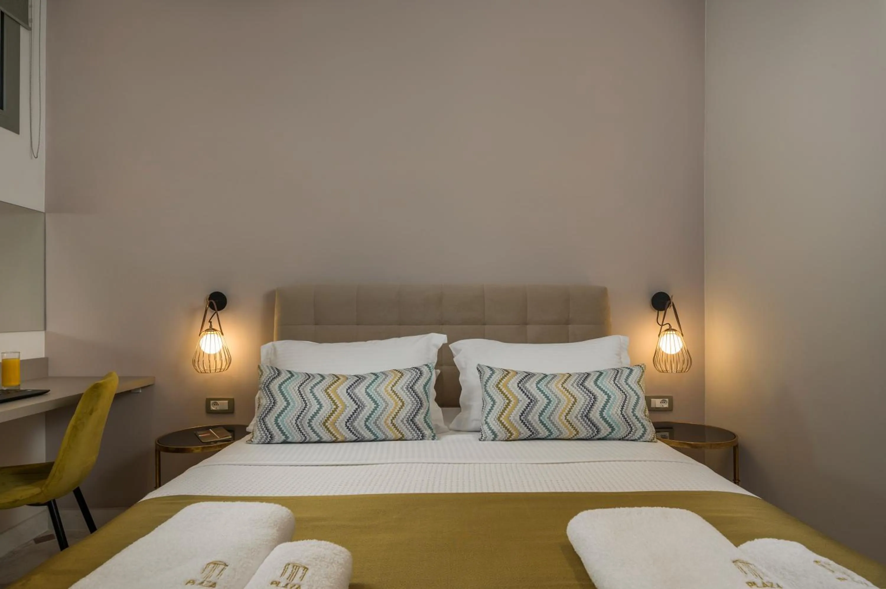 Bed in Plaza 1866 Superior City Rooms