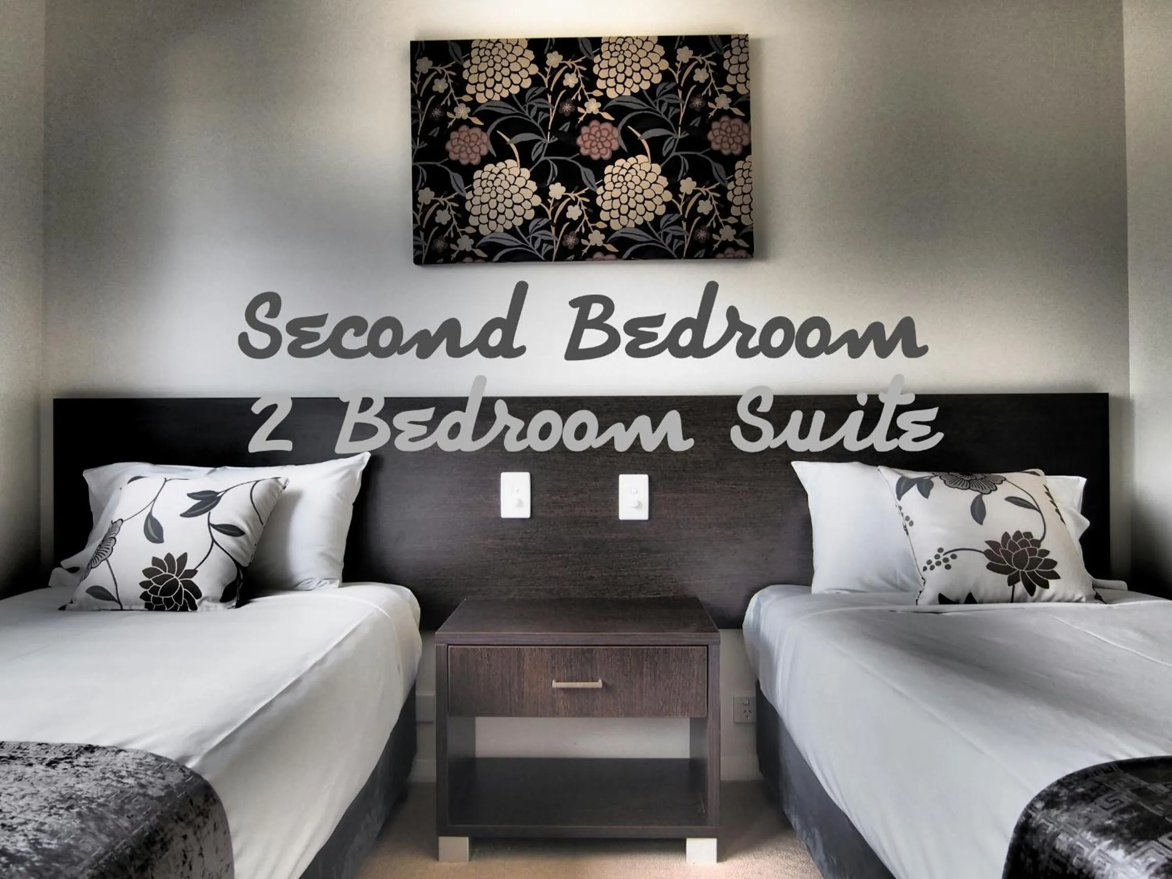 Bed in Injune Motor Inn