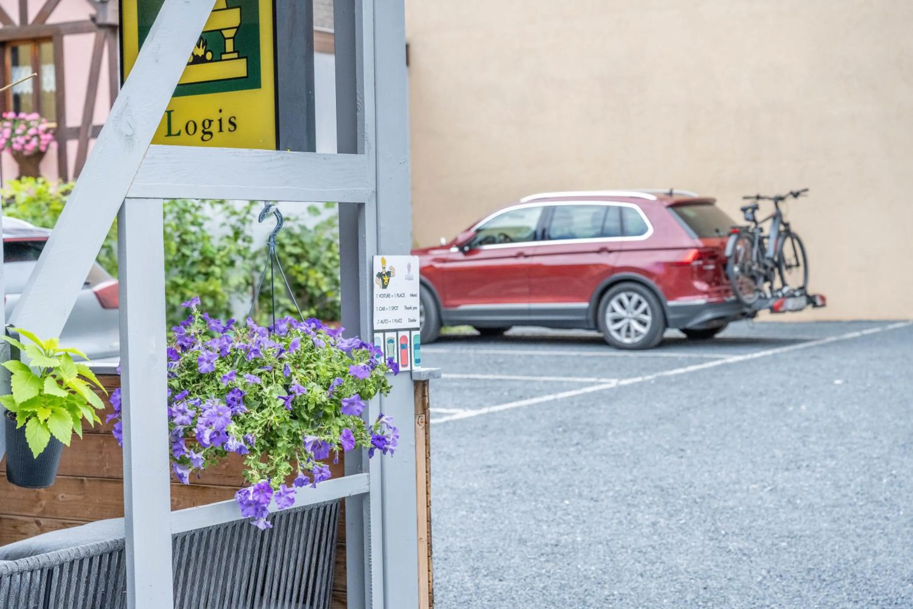 Parking in Hotel Colmar Vignes Eguisheim