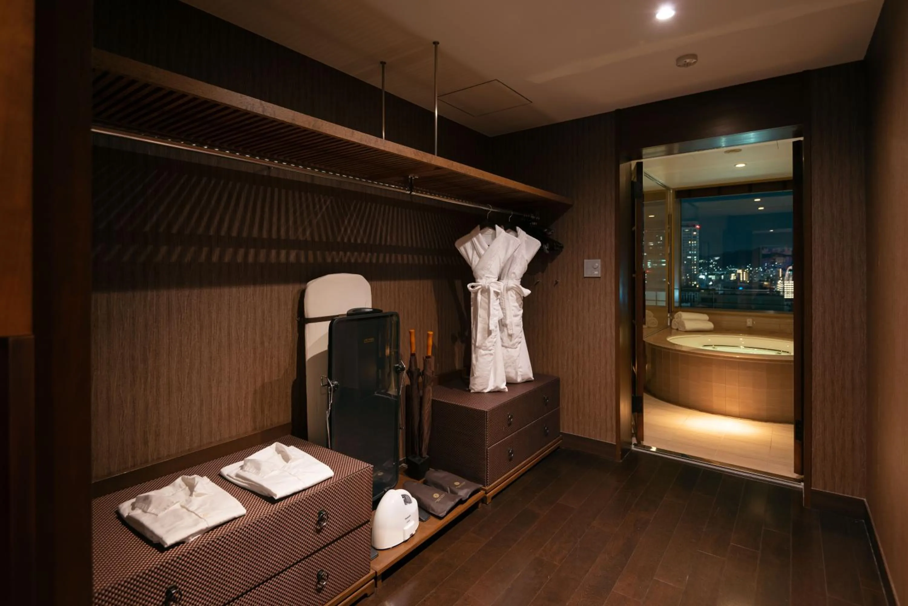 Photo of the whole room, Bed in Oriental Hotel