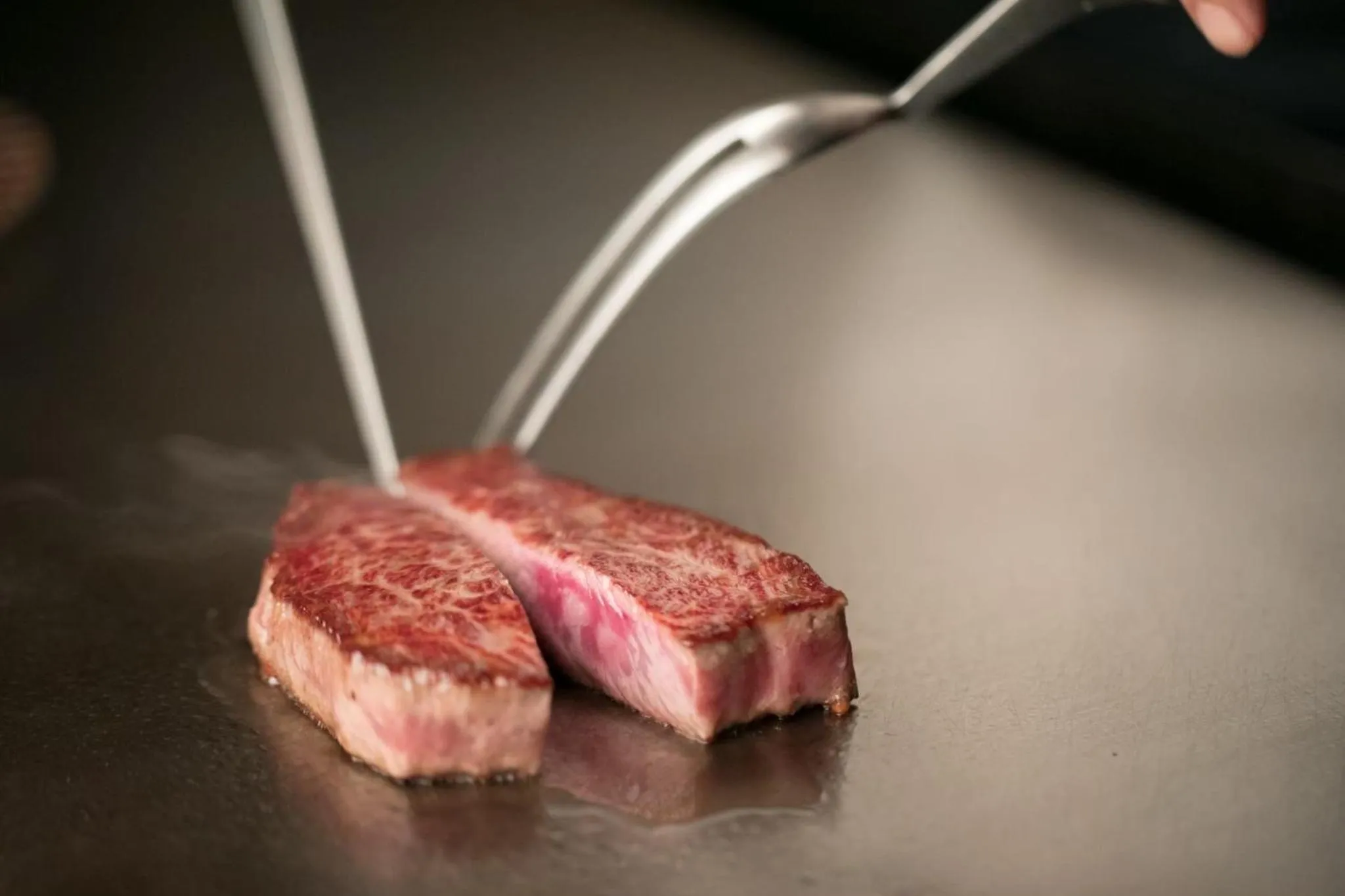 Restaurant/places to eat in Oriental Hotel