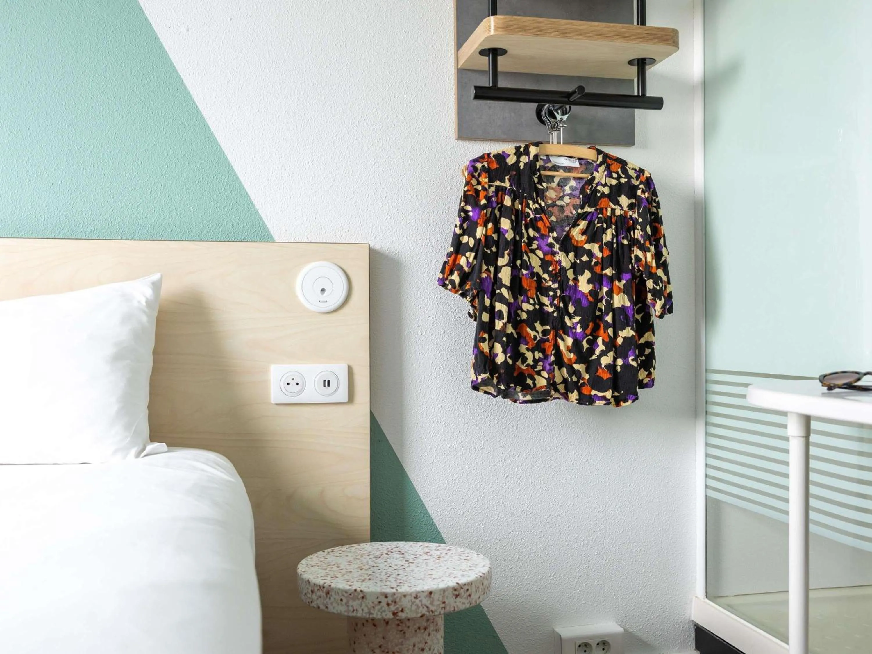 Bedroom, Bed in ibis budget Toulouse Aeroport