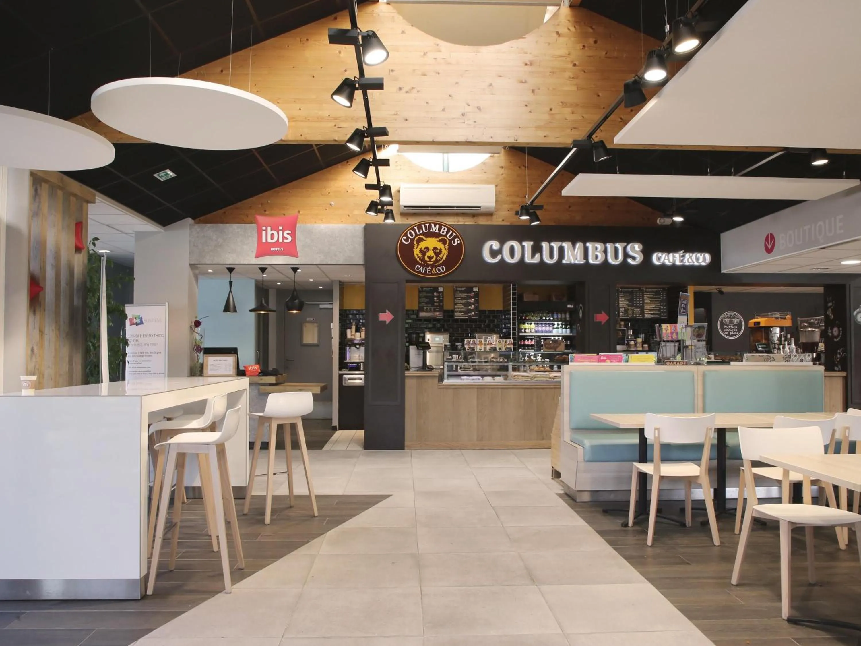 Property building in ibis Bourg Jasseron/Teyssonge