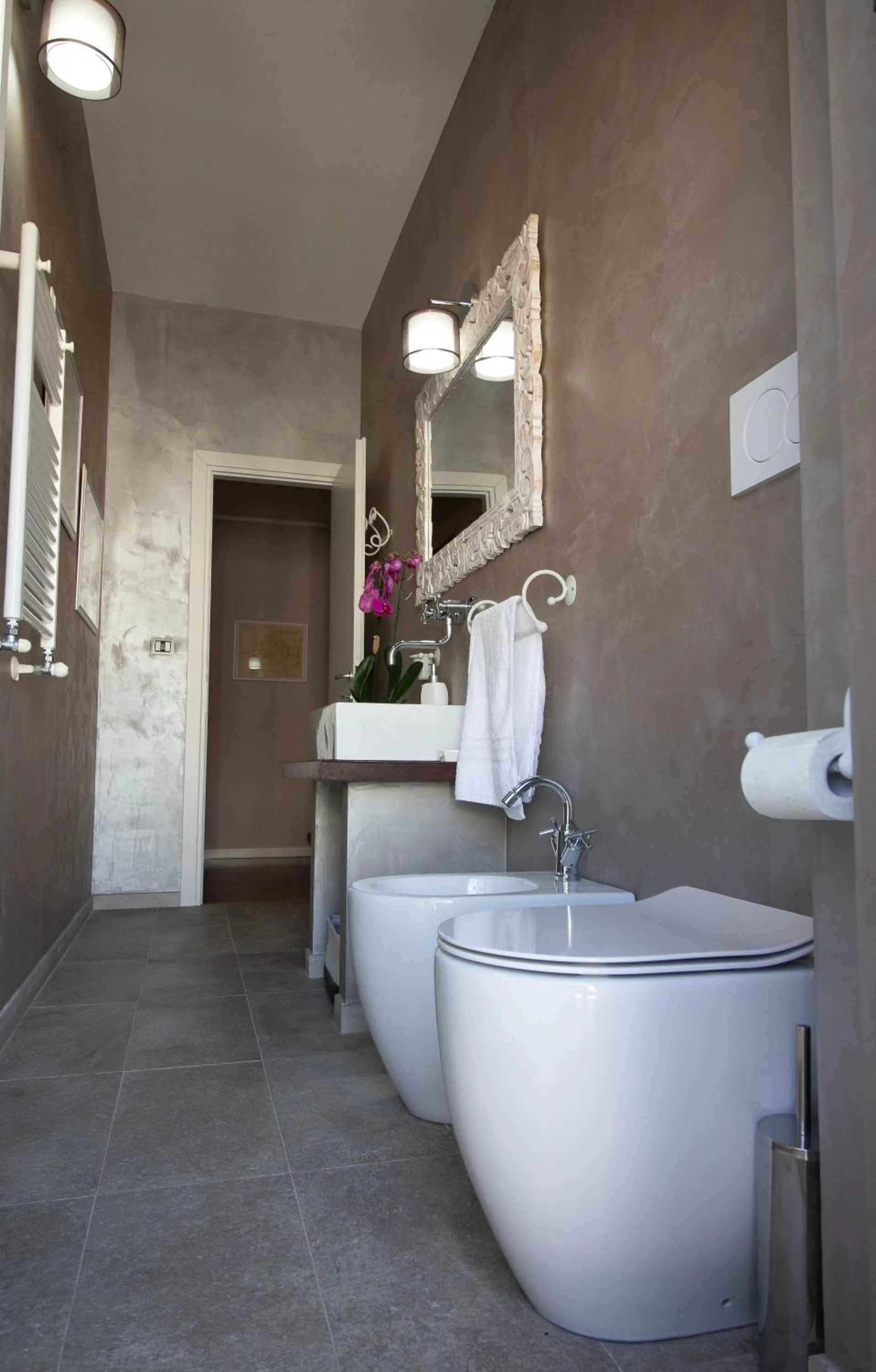 Shower in La Casa di Adele Cagliari B&B