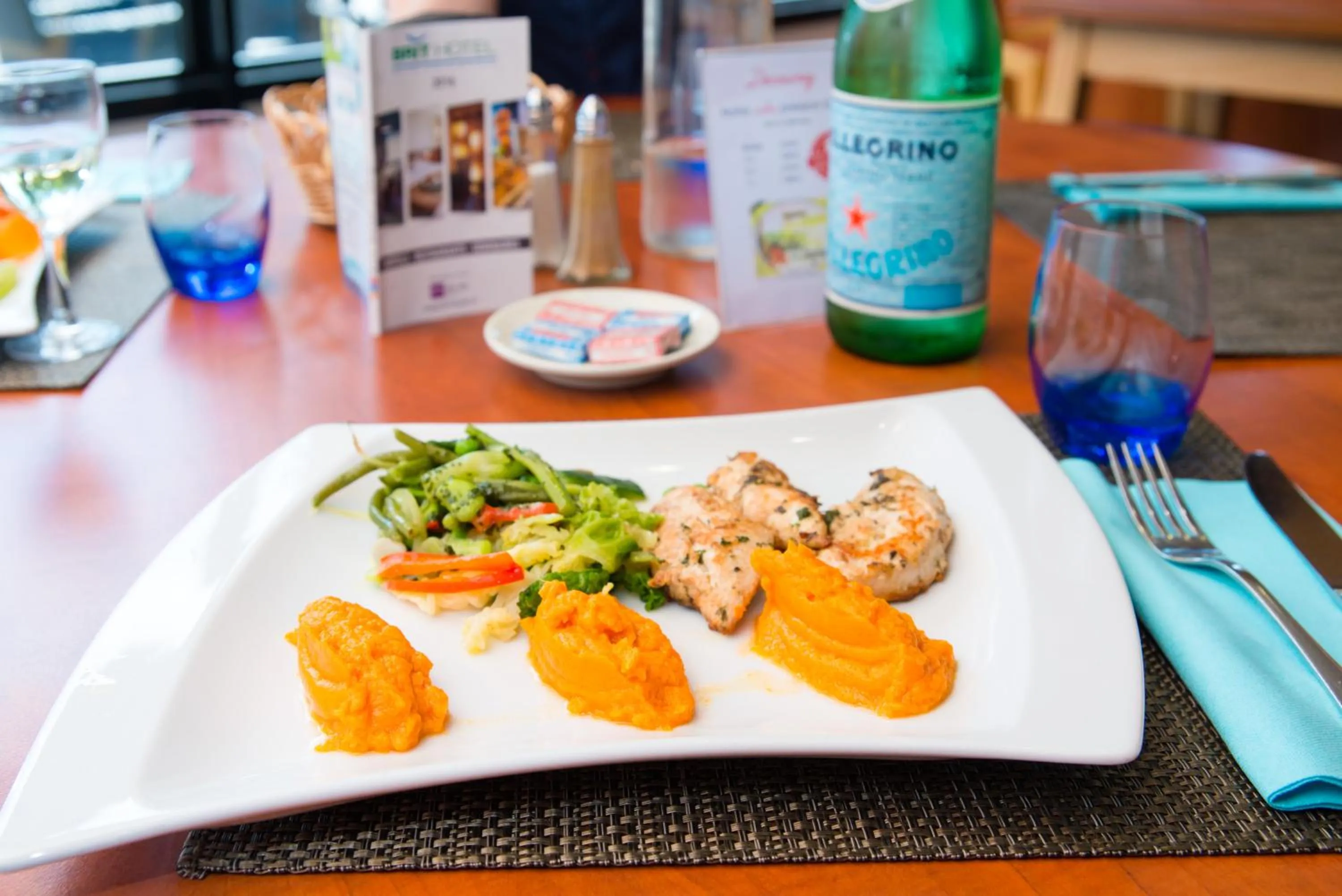 Food and drinks in Brit Hotel Saint Malo – Le Transat