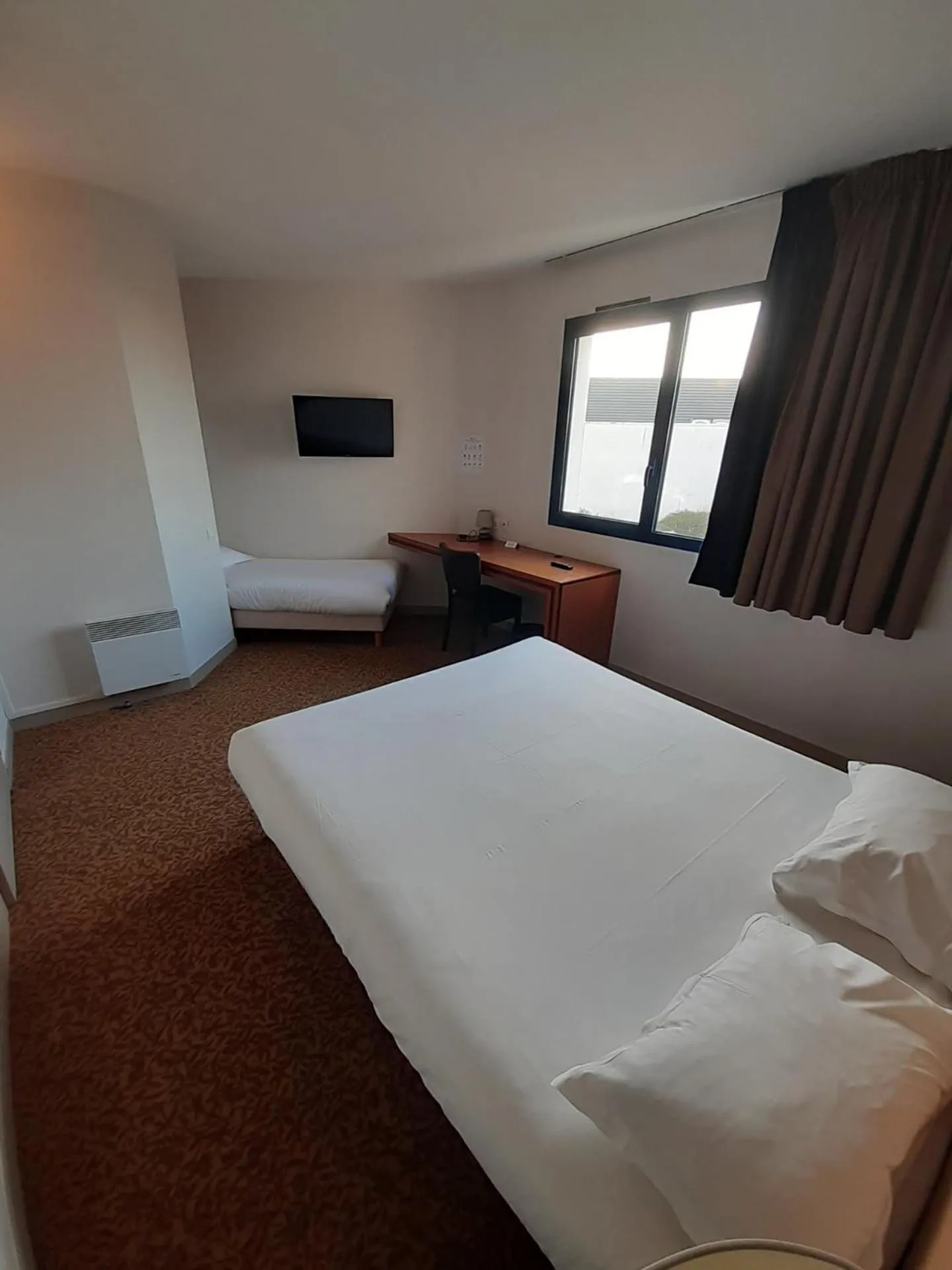 Bed in Brit Hotel Saint Malo – Le Transat