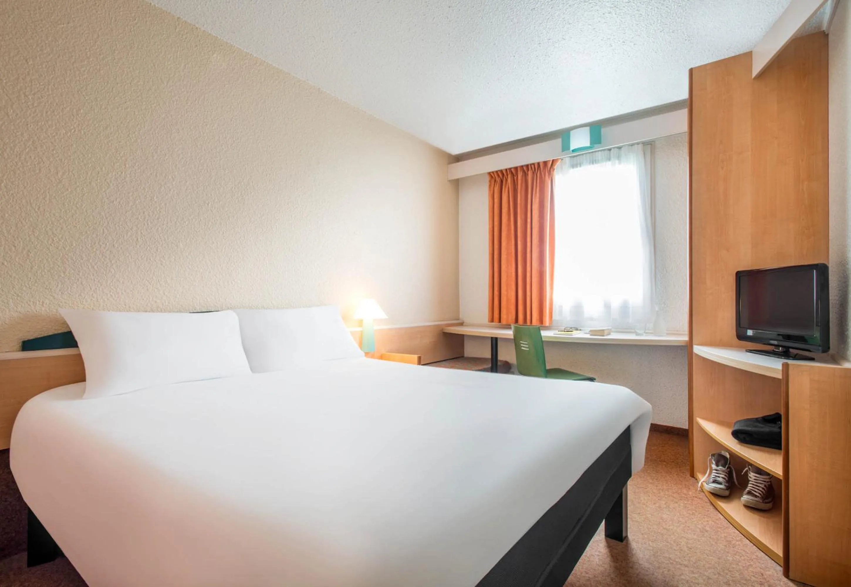 Bed in ibis Niort Marais Poitevin