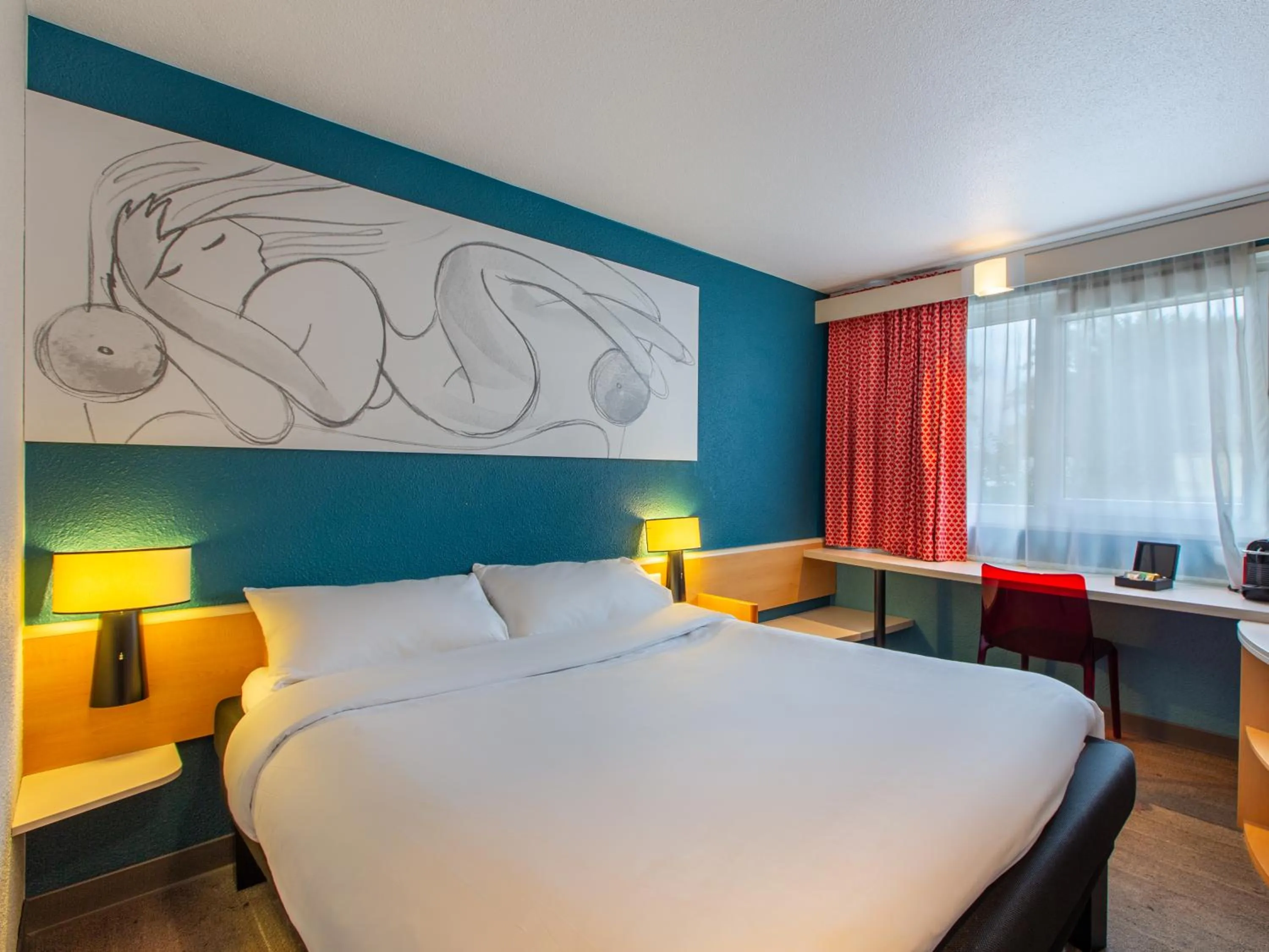 Bedroom, Bed in B&B HOTEL Orléans Nord Saran