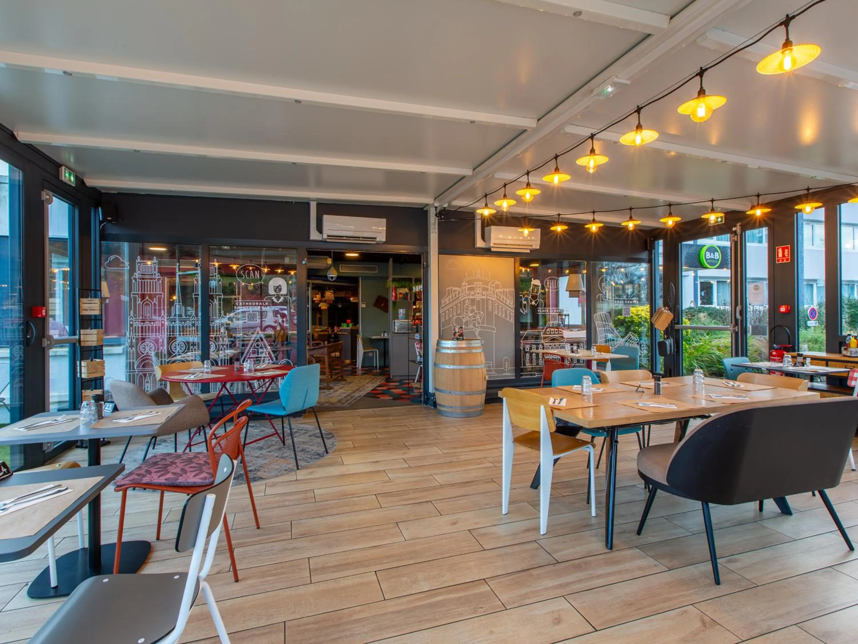 Restaurant/places to eat in B&B HOTEL Orléans Nord Saran