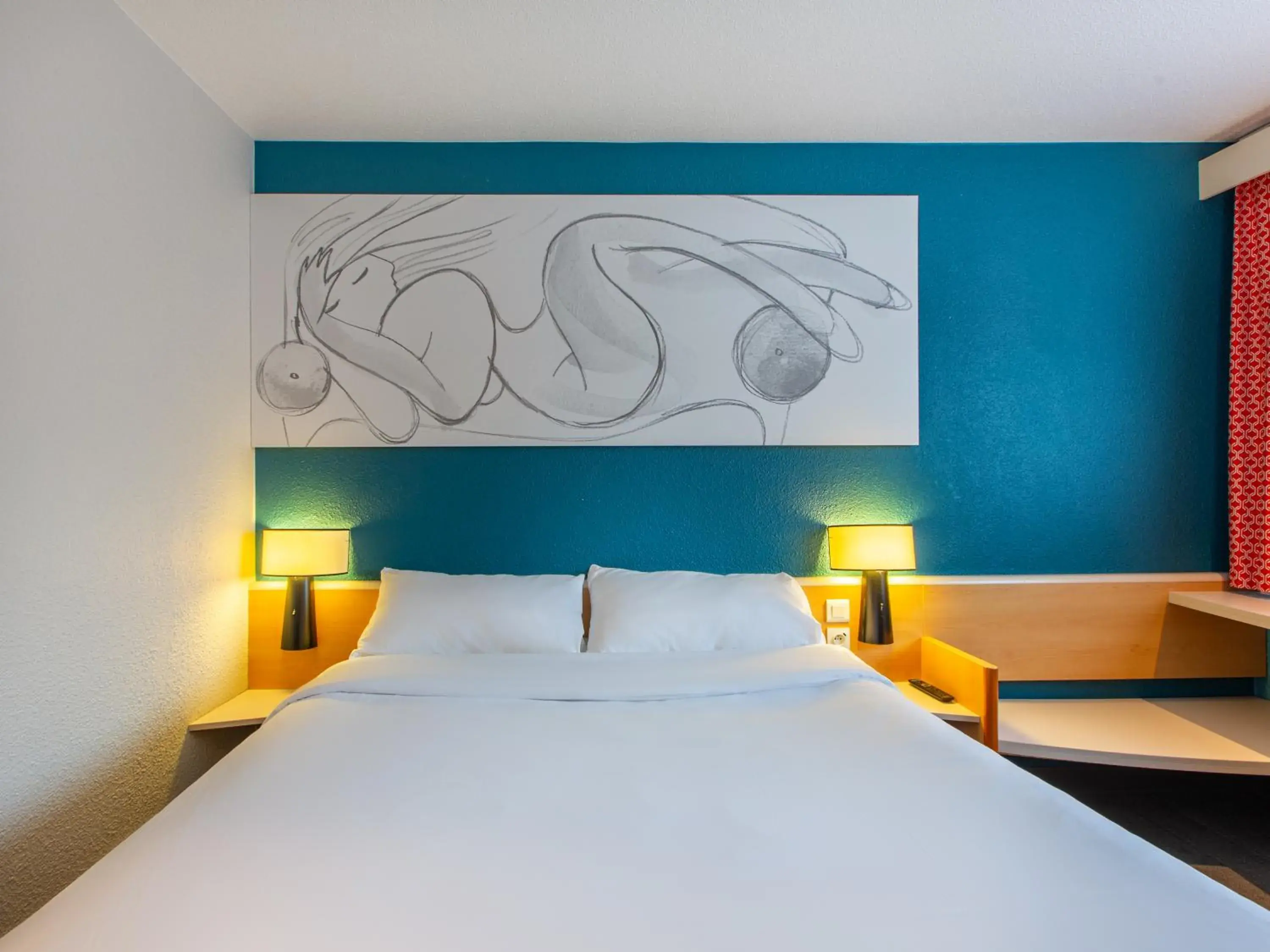 Double Room - Disability Access in B&B HOTEL Orléans Nord Saran Double Room - Disability Access in B&B HOTEL Orléans Nord Saran