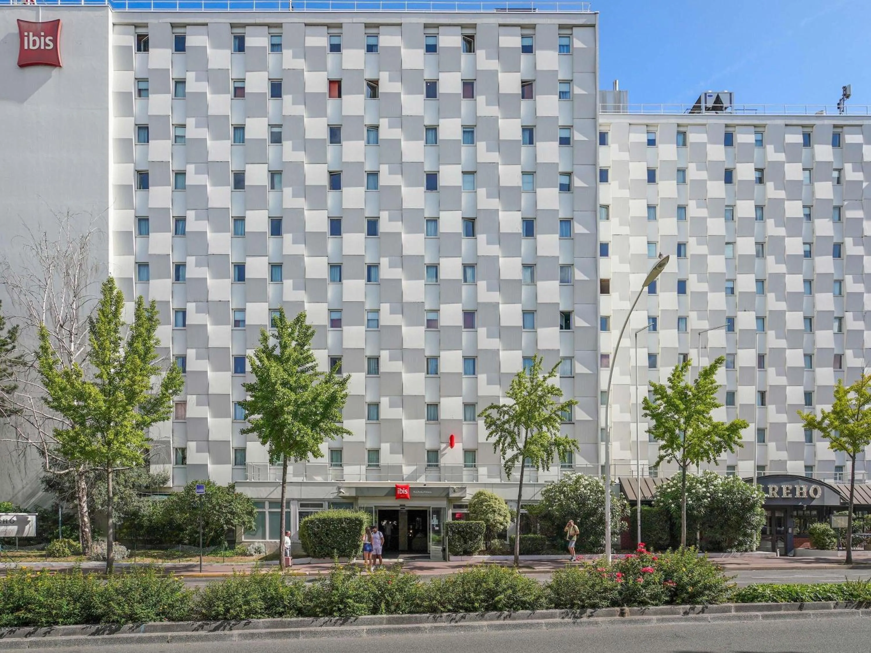 Property building in ibis Paris Porte D'Orleans