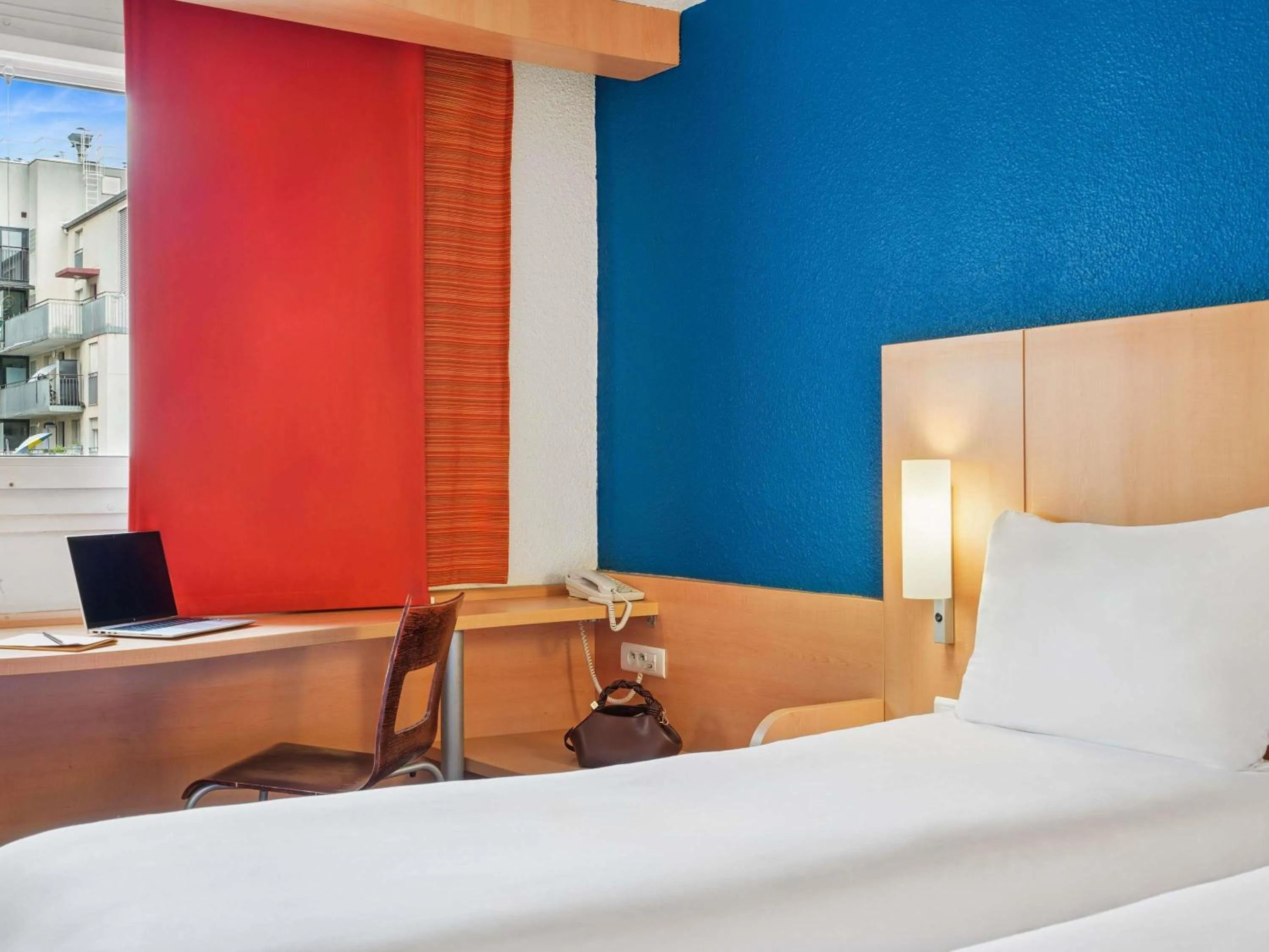 Bedroom, Bed in ibis Paris Porte D'Orleans