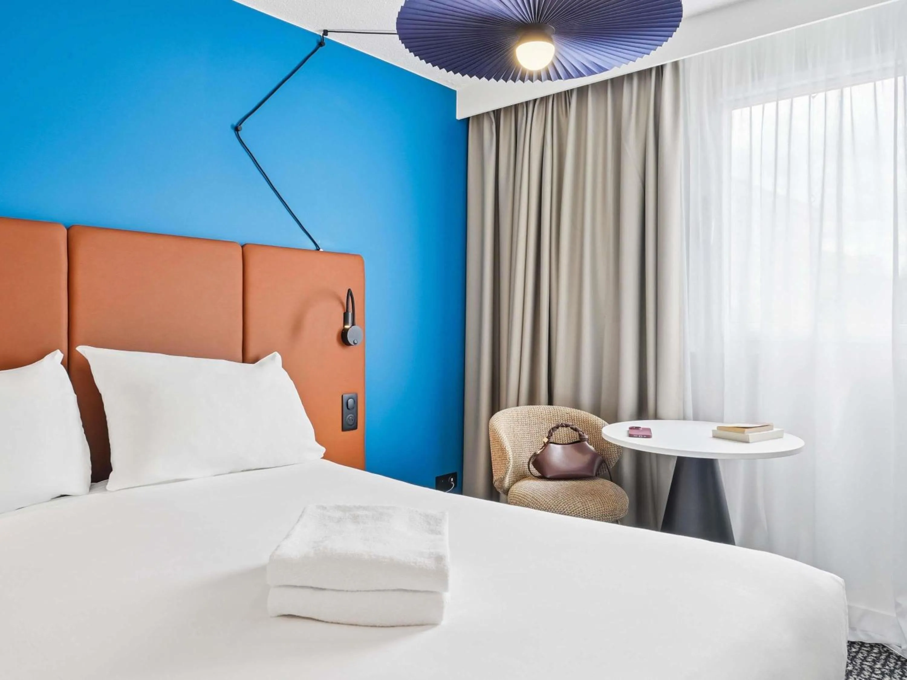 Bedroom, Bed in ibis Paris Porte D'Orleans