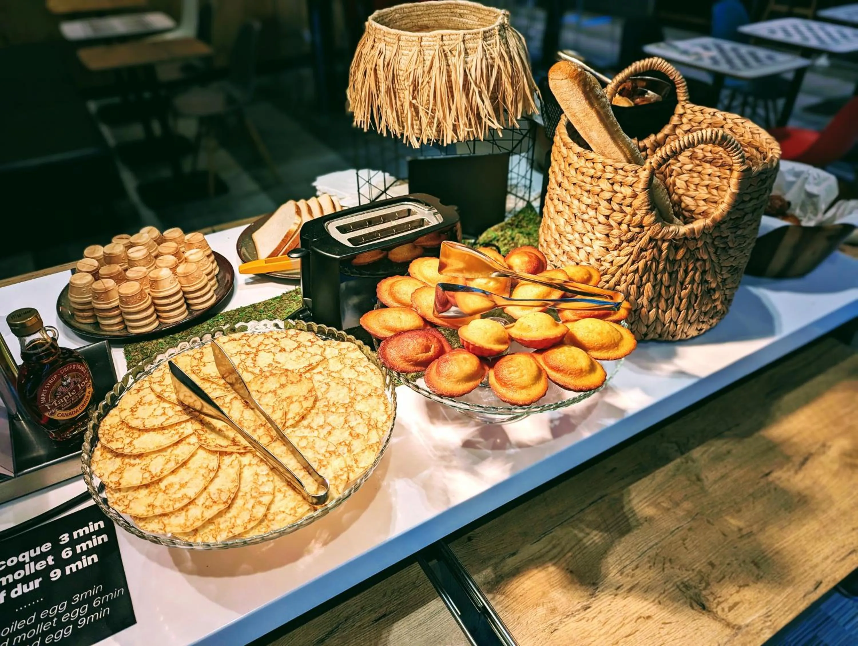 Buffet breakfast in IBIS La Rochelle Vieux Port Centre