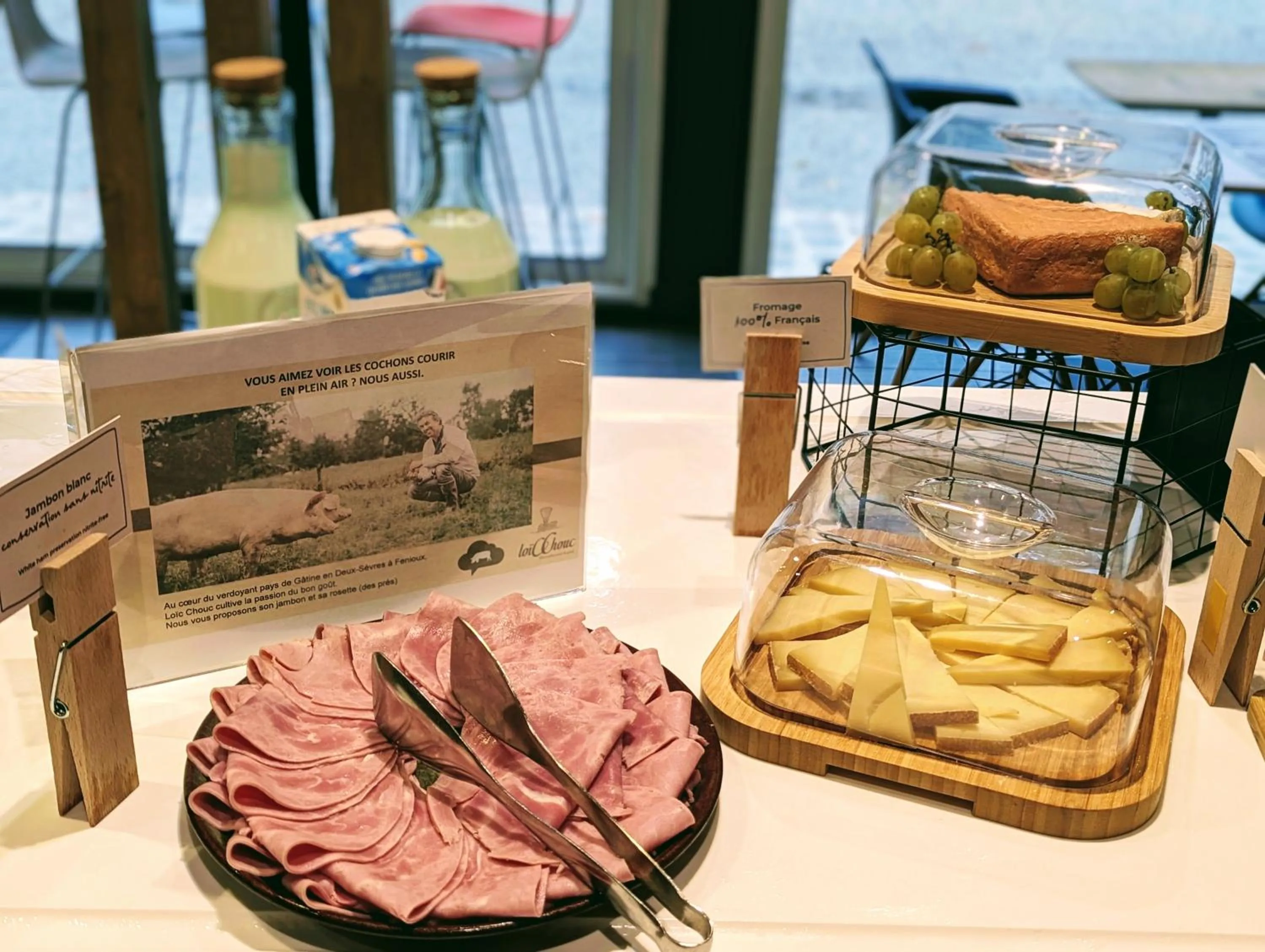 Buffet breakfast in IBIS La Rochelle Vieux Port Centre