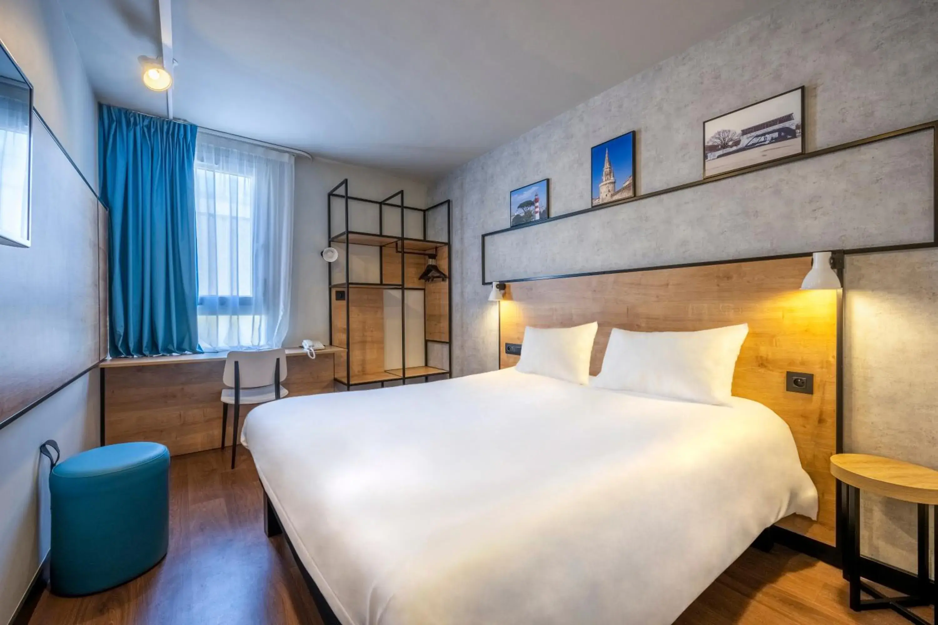 Standard Double Room - Mobility Accessible in IBIS La Rochelle Vieux Port Centre Standard Double Room - Mobility Accessible in IBIS La Rochelle Vieux Port Centre