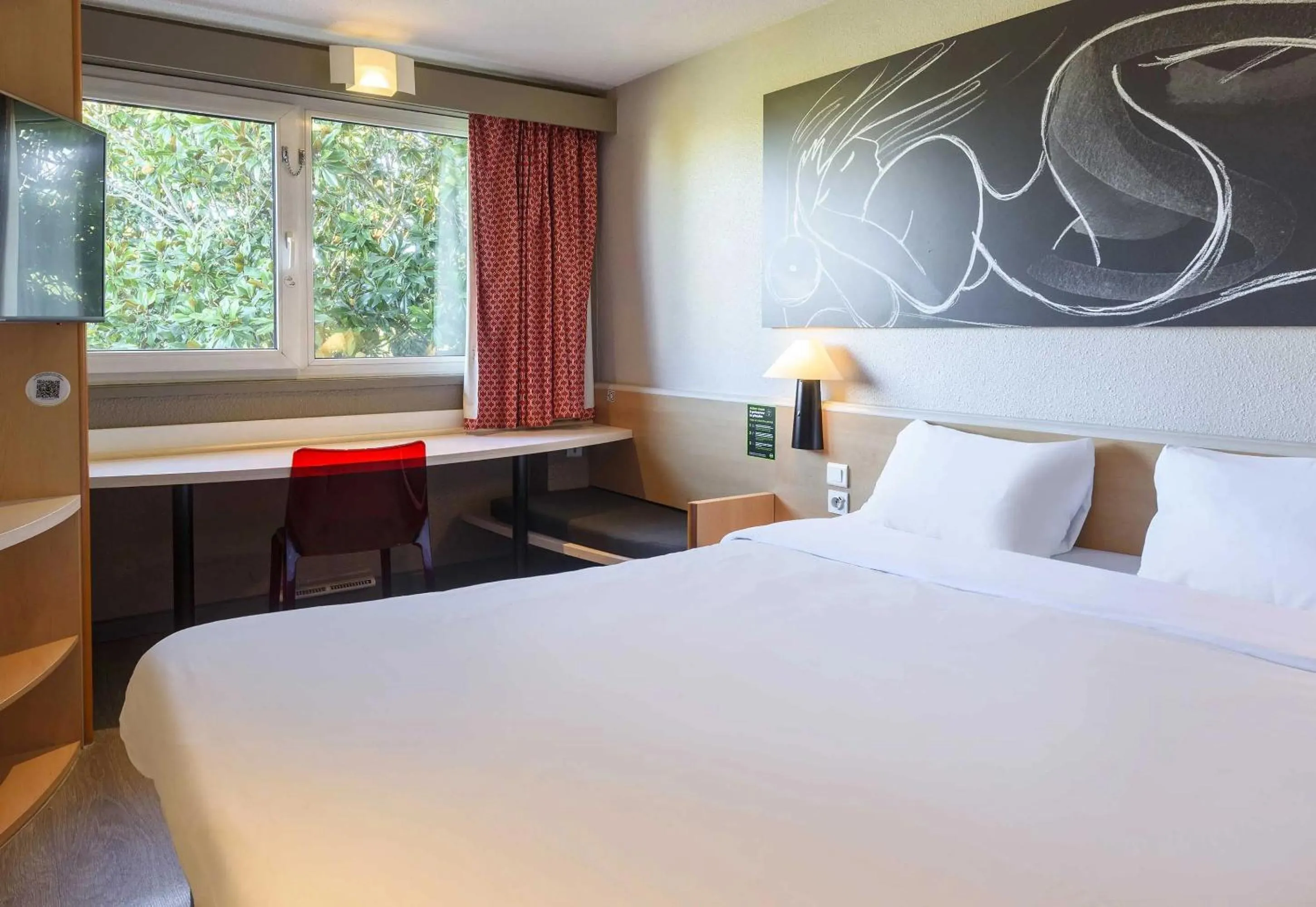 Bedroom, Bed in B&B HOTEL Toulouse Université 3 étoiles