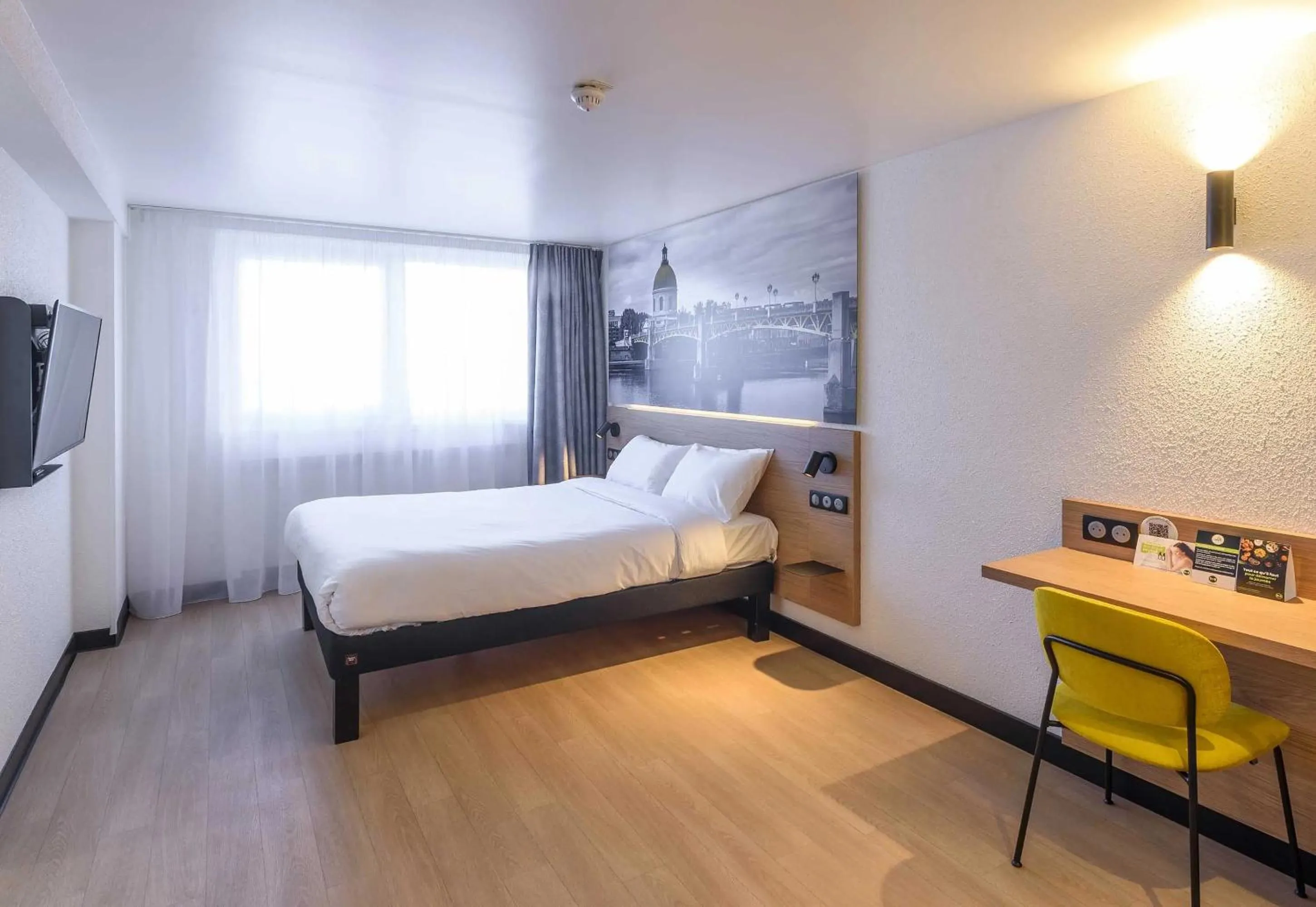 Bedroom, Bed in B&B HOTEL Toulouse Université 3 étoiles