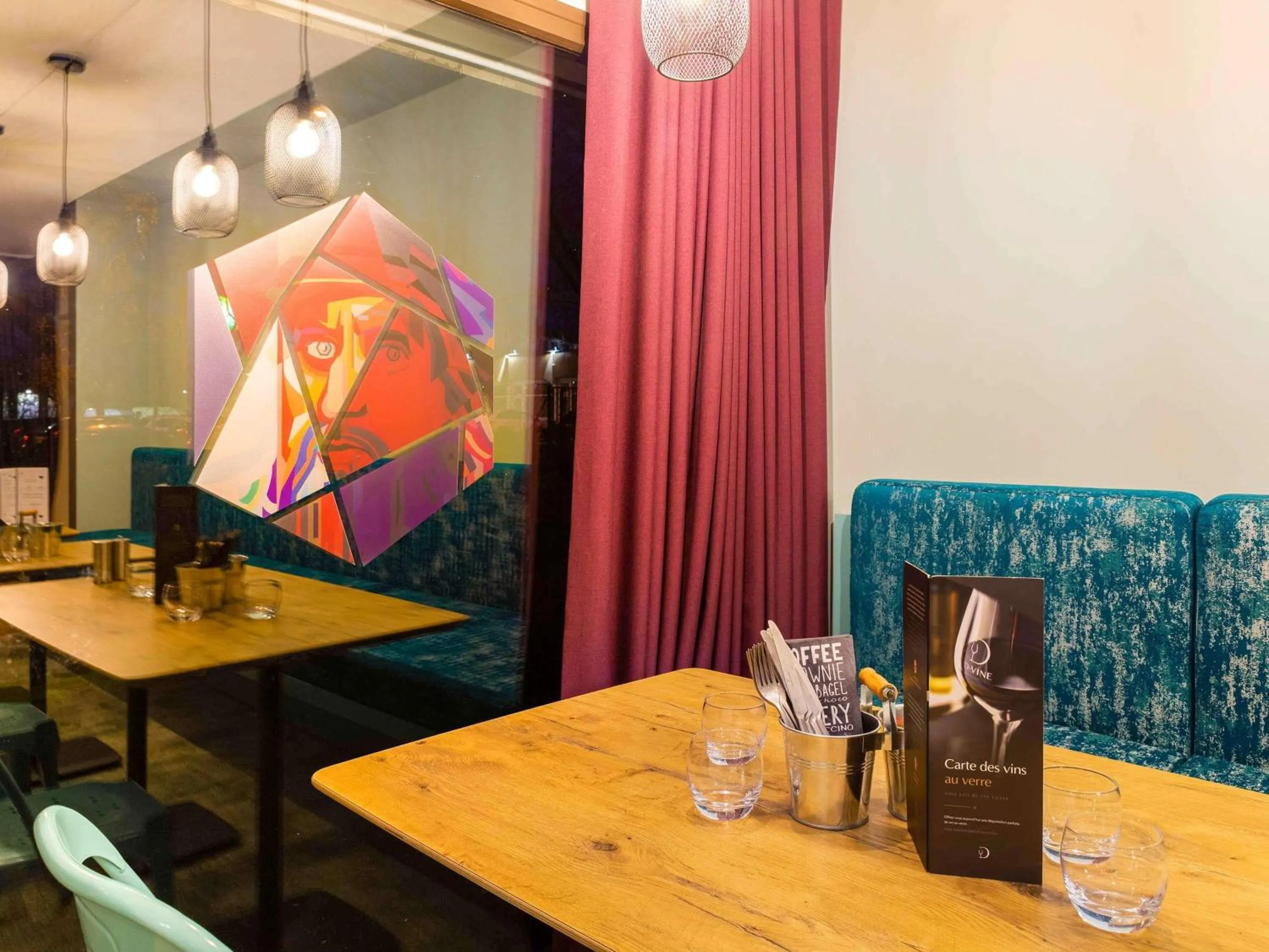 Restaurant/places to eat in ibis Tours Sud