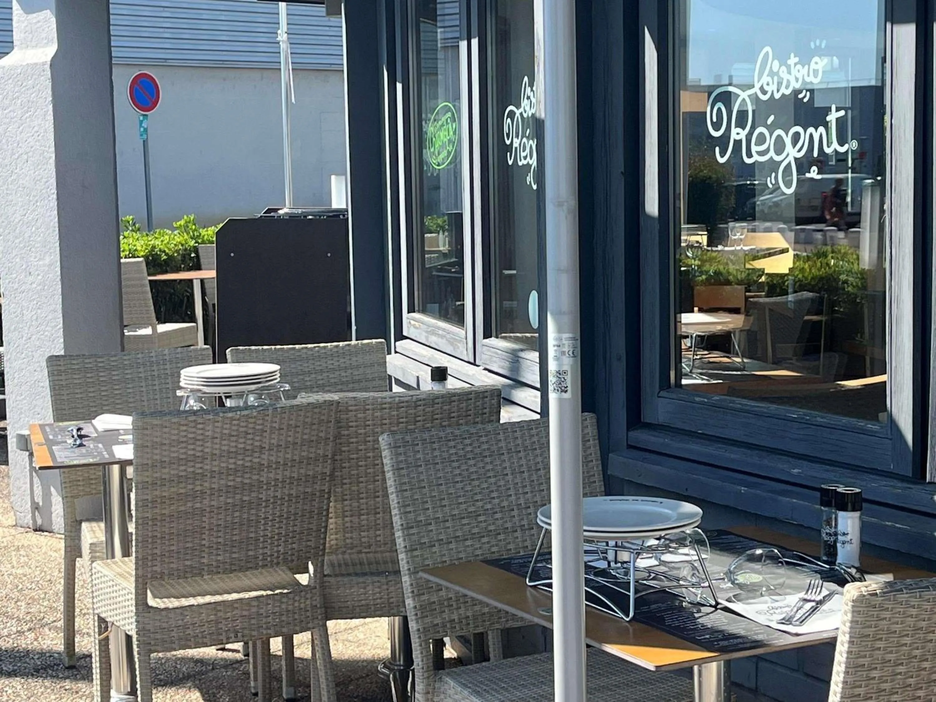 Lounge or bar in ibis Tours Nord